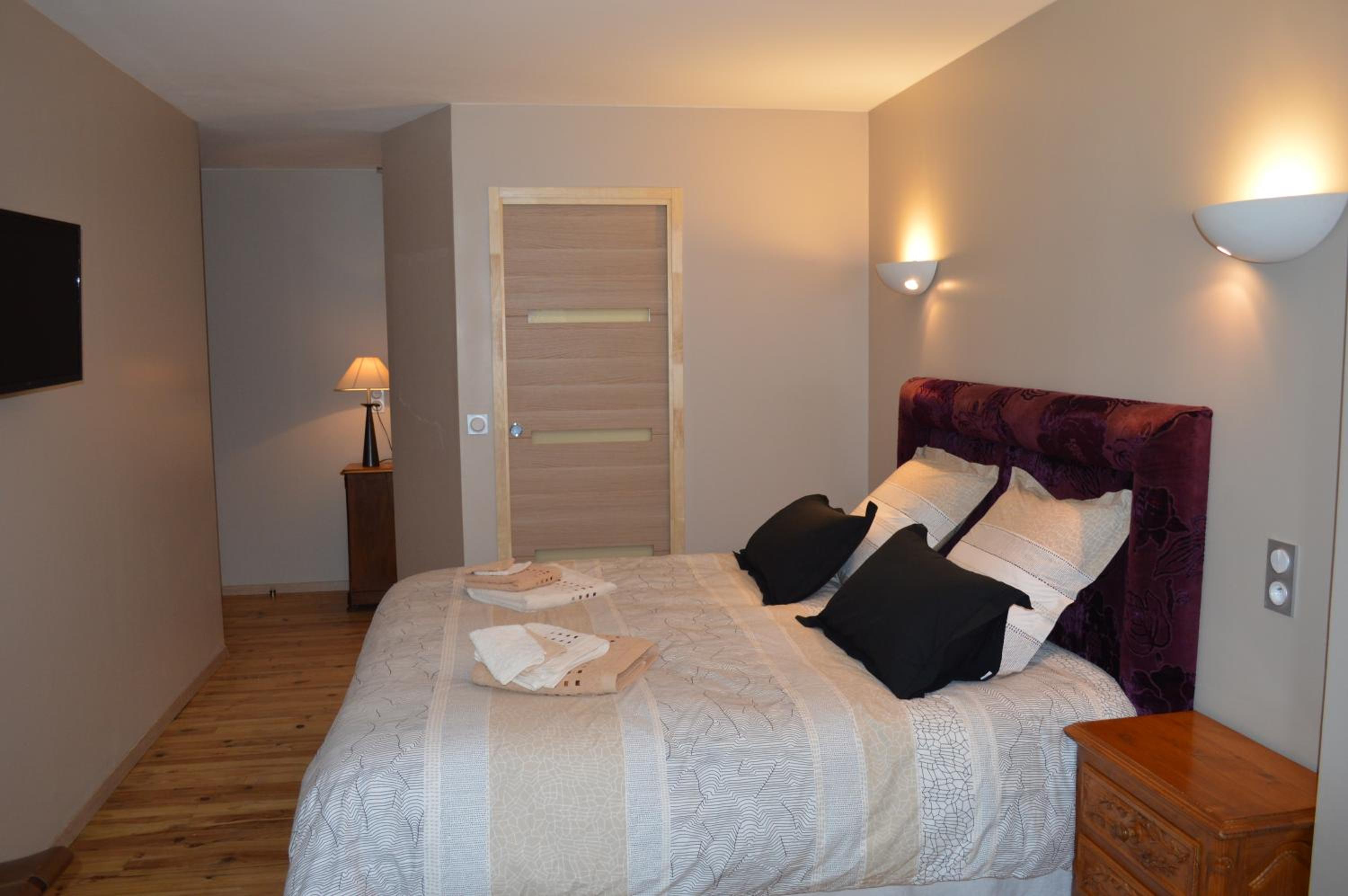 Deluxe Room - Photo 3