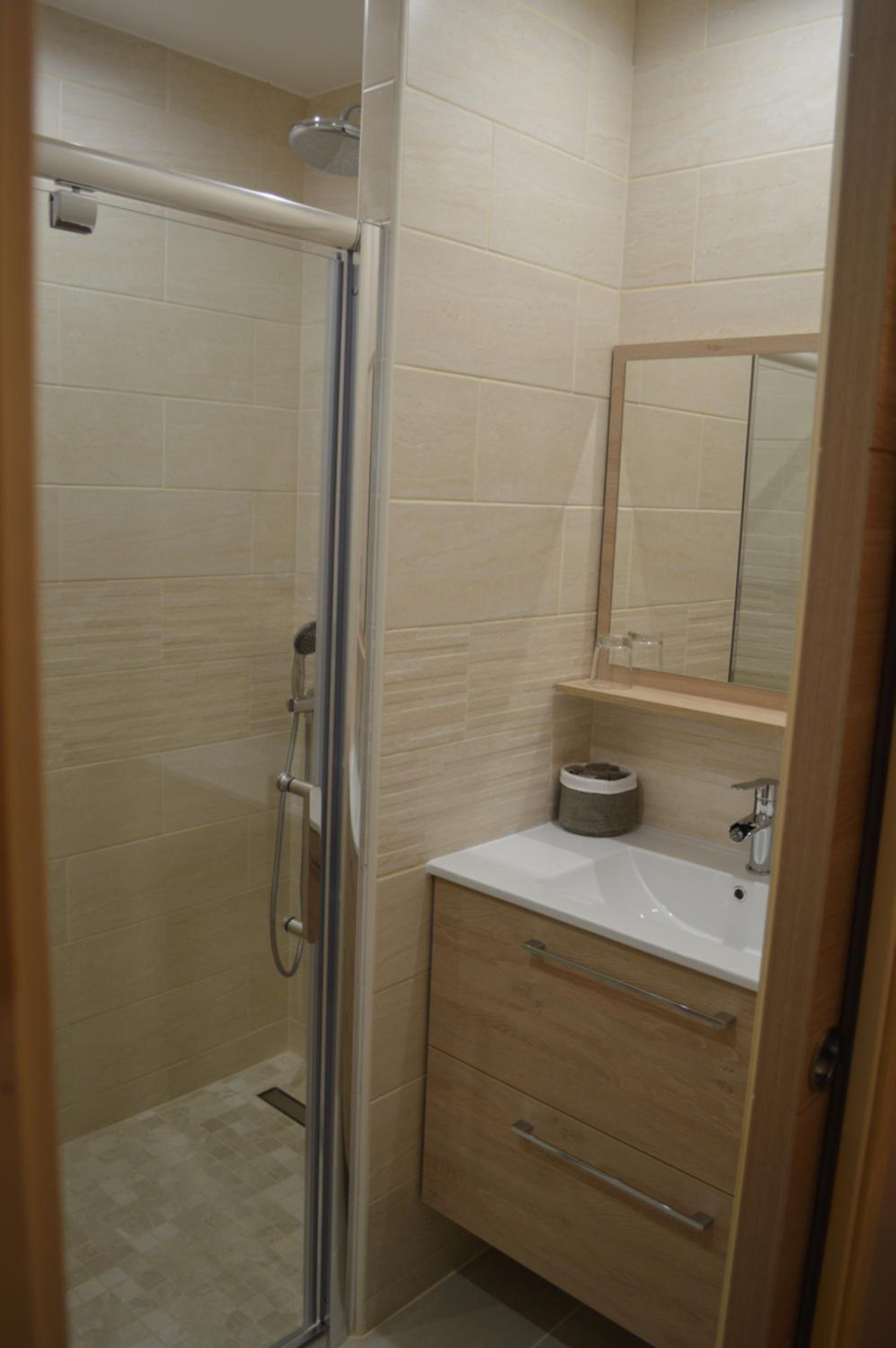 Deluxe Room - Photo 4