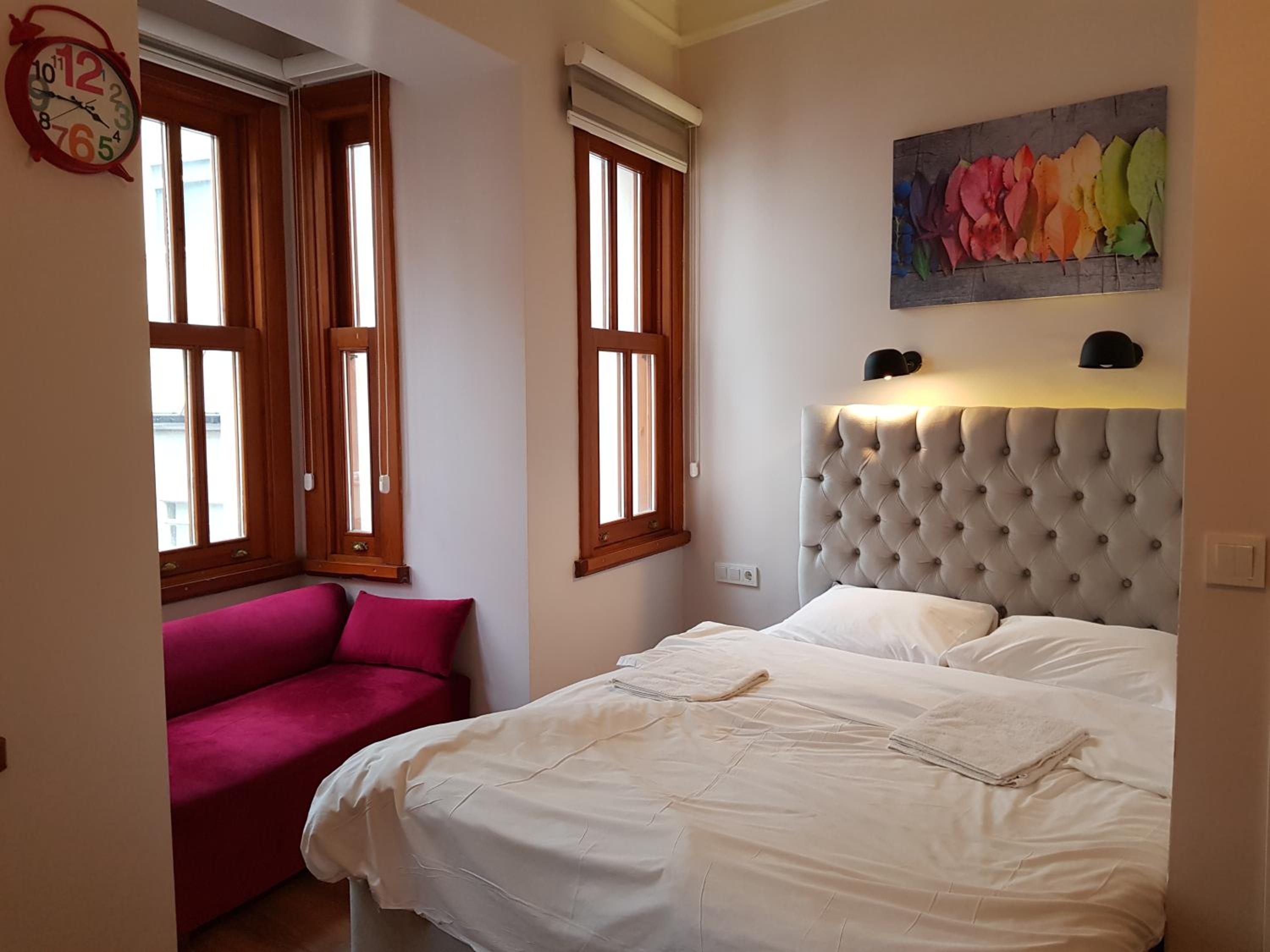 Studio Apartment photo 1