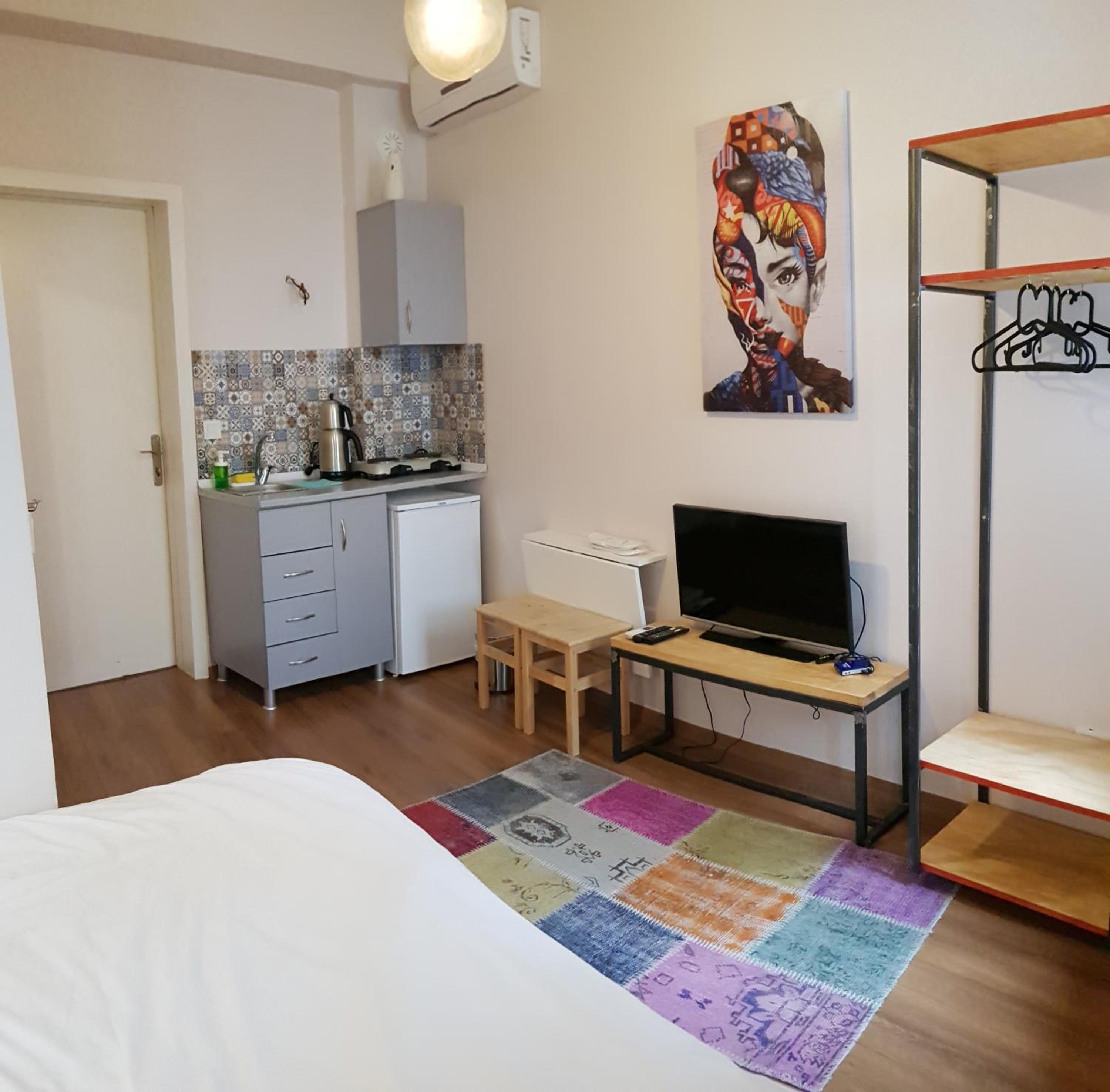 Studio Apartment photo 2