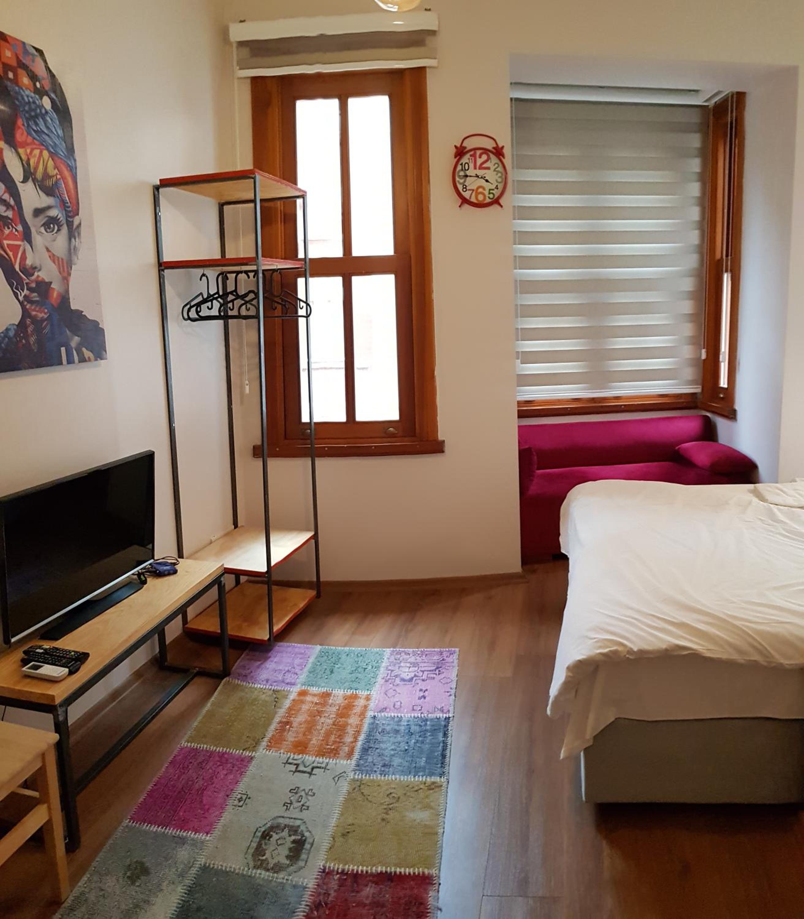 Studio Apartment photo 3