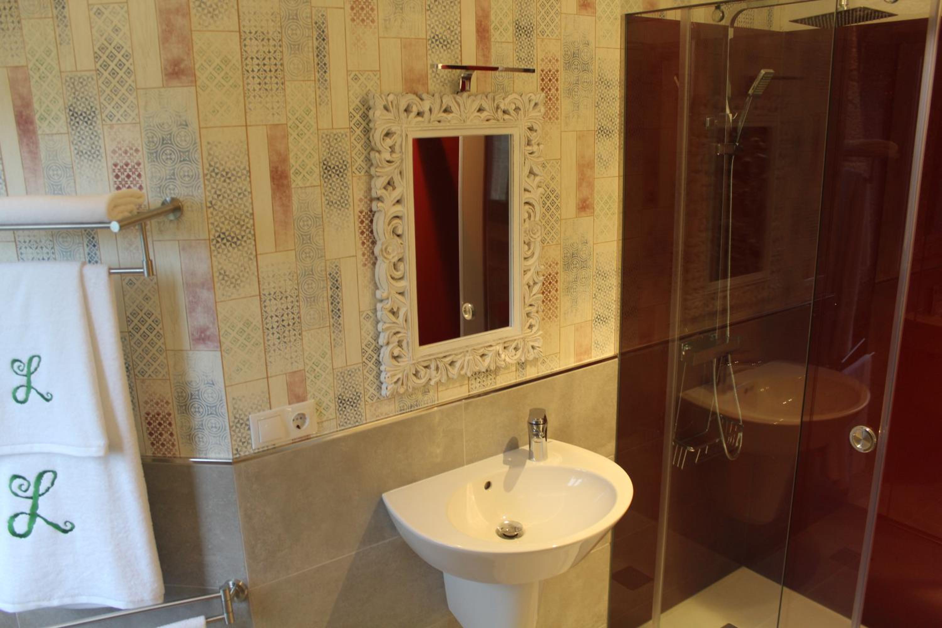 Double or Twin Room with Bathroom photo 2