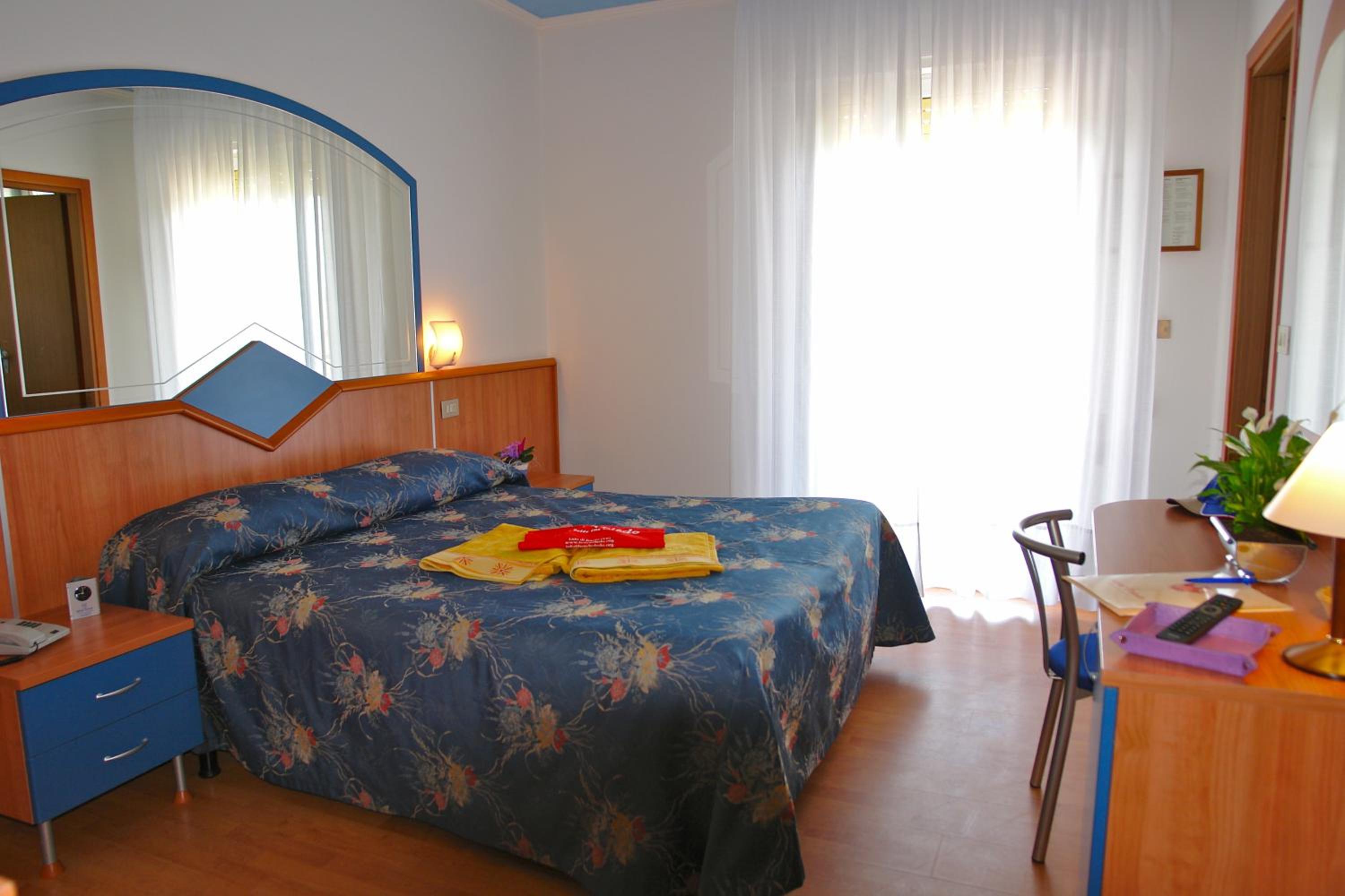 Double or Twin Room with Balcony photo 3