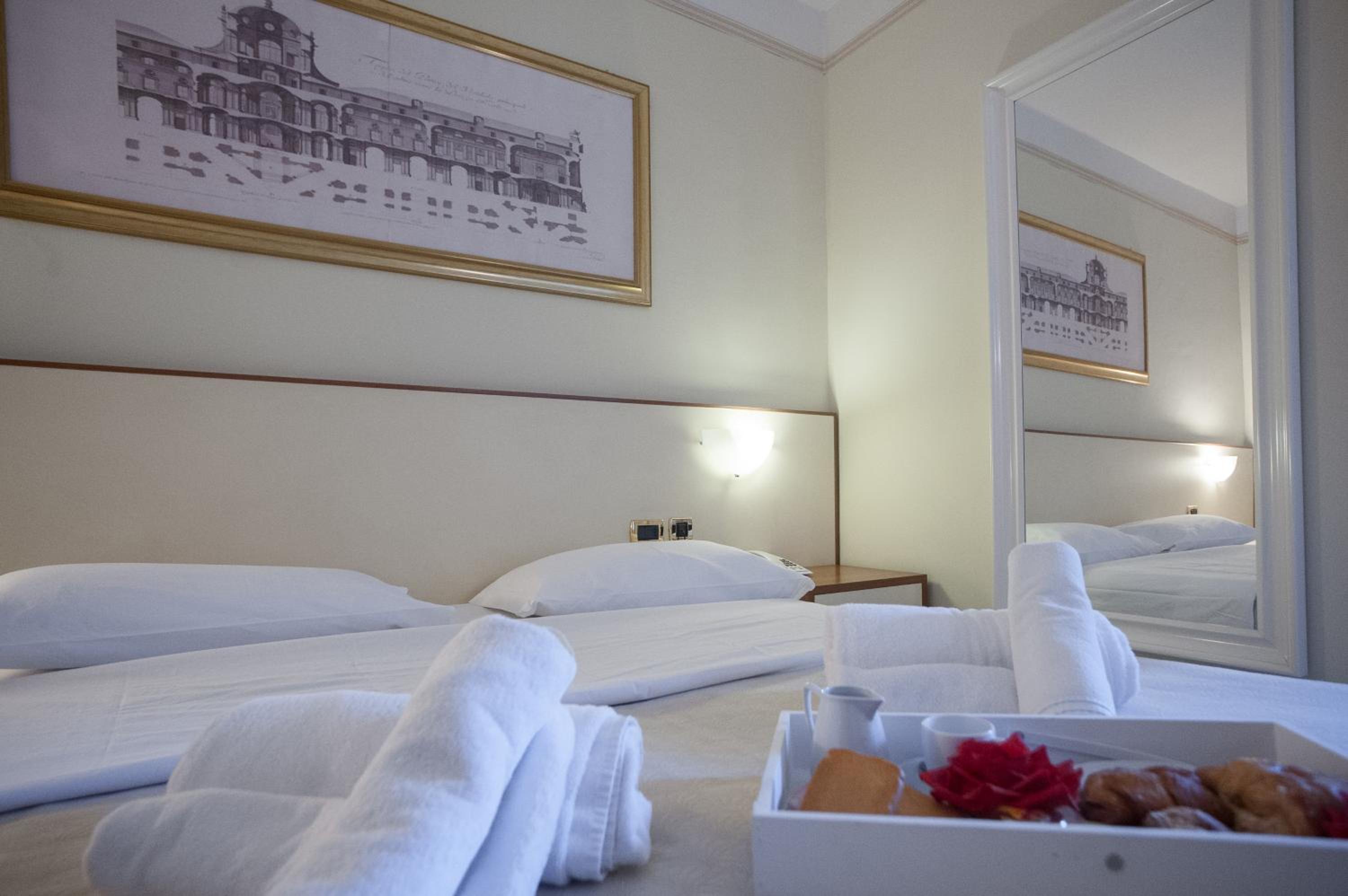 Double Room - Photo 11