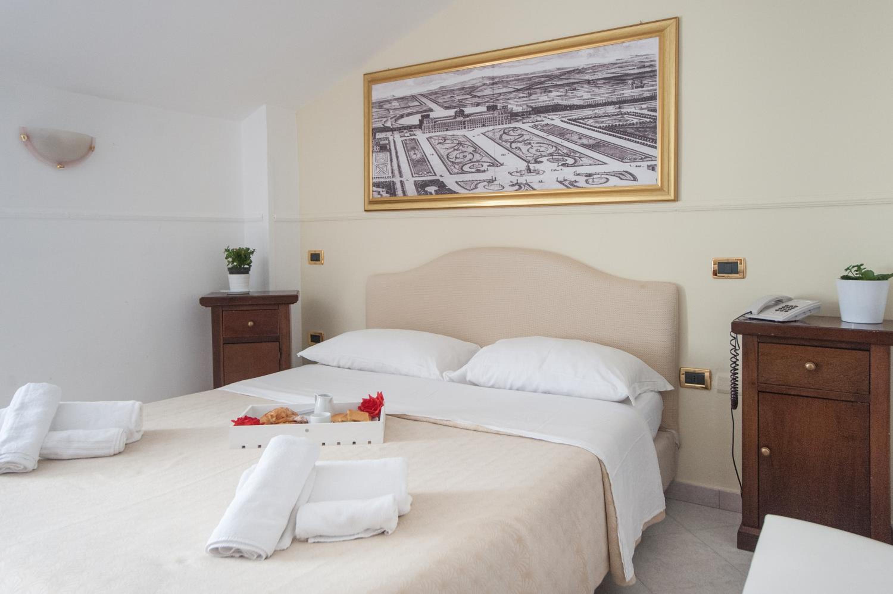 Double Room - Photo 10