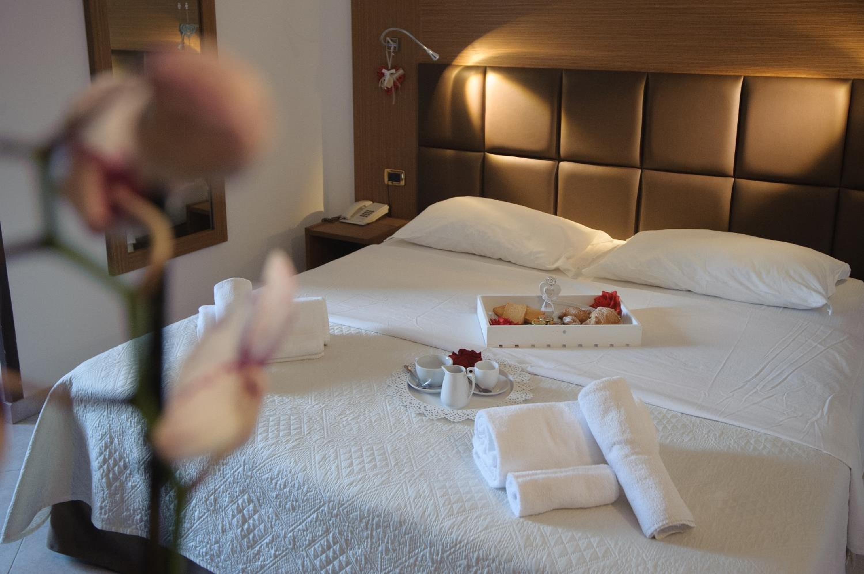 Double Room - Photo 5