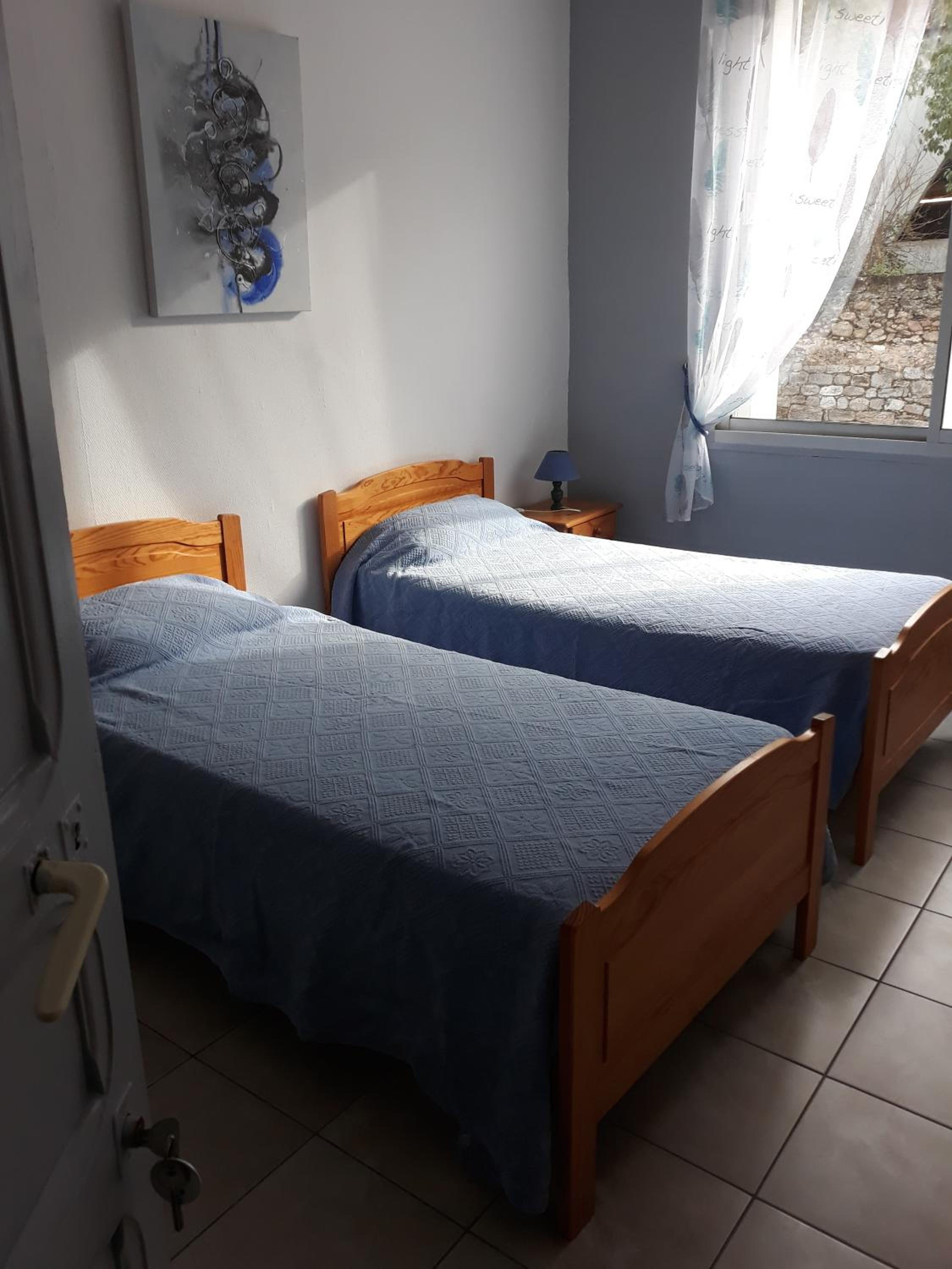 One-Bedroom Apartment - Photo 6