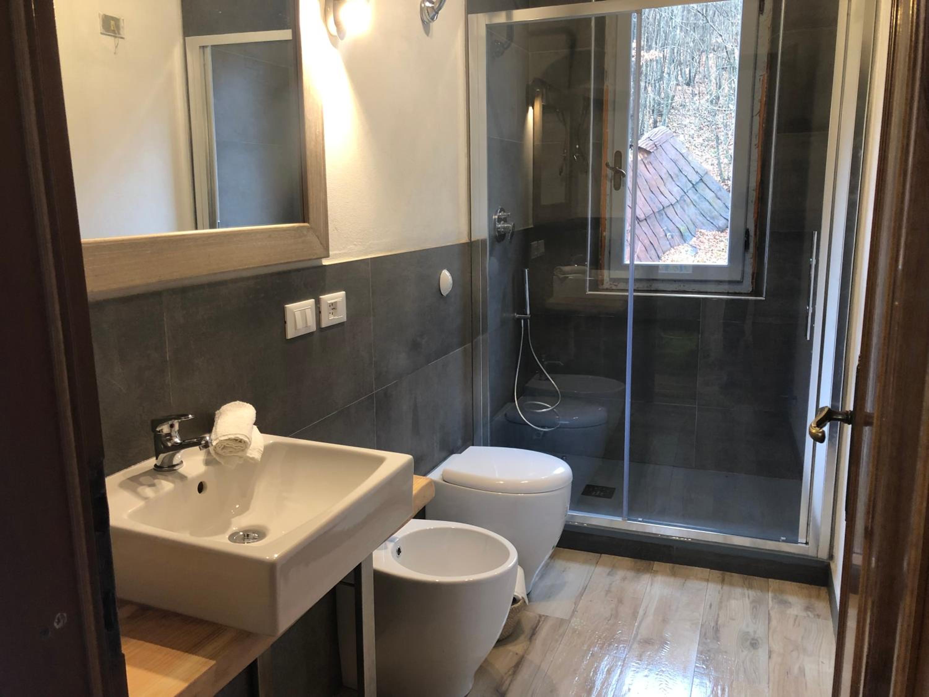 Three-Bedroom House photo 2