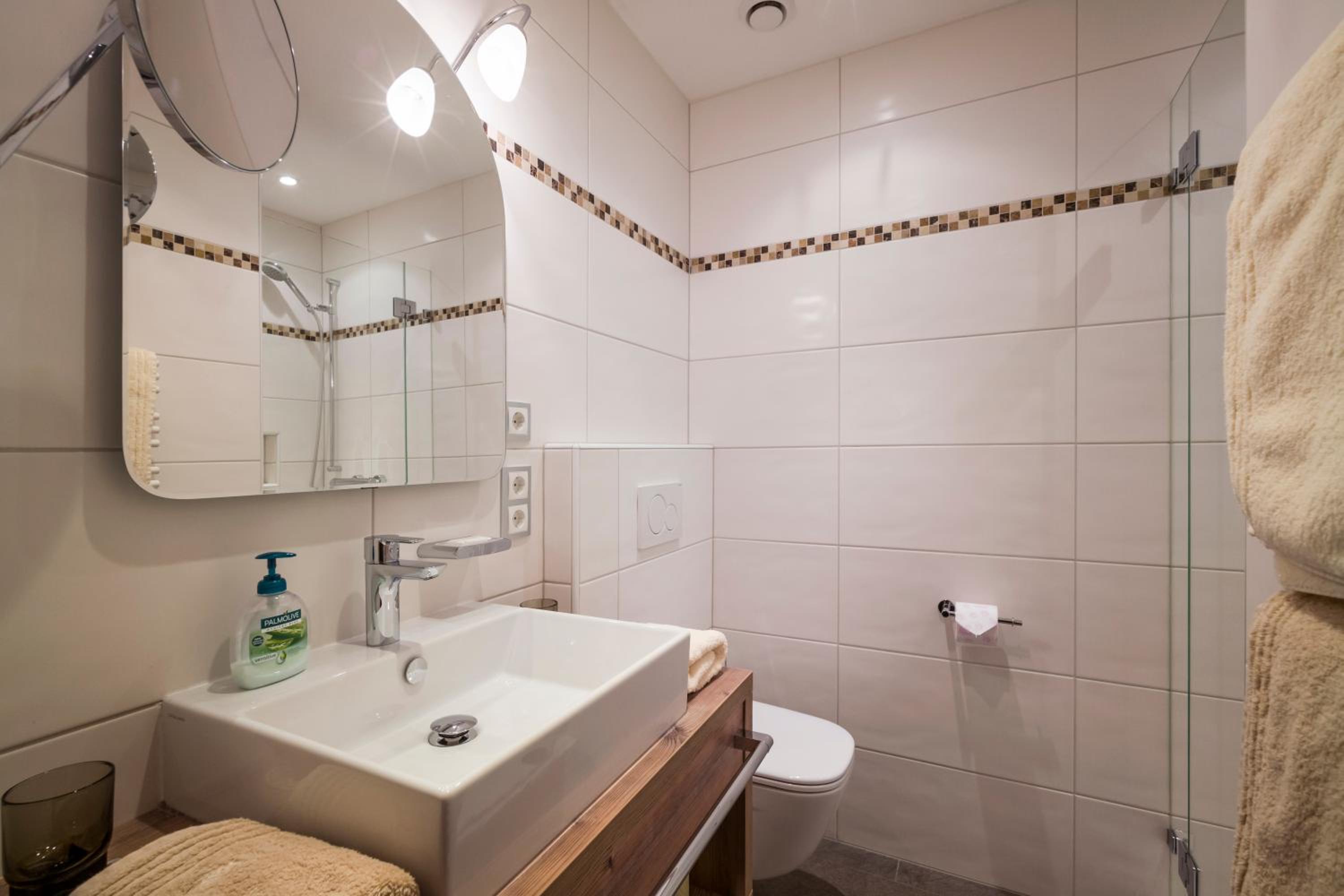 One-Bedroom Apartment with Balcony photo 3