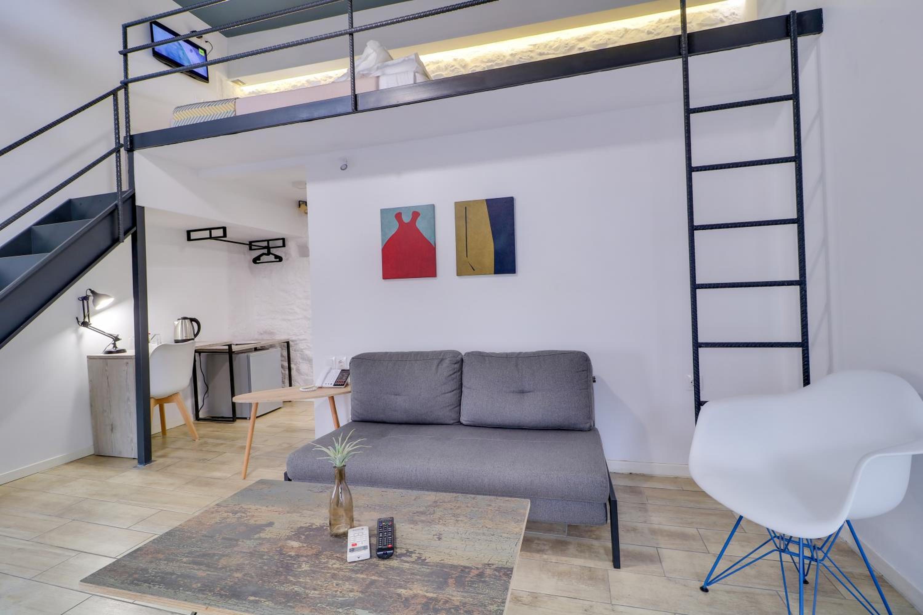Street Level Superior Loft photo 1