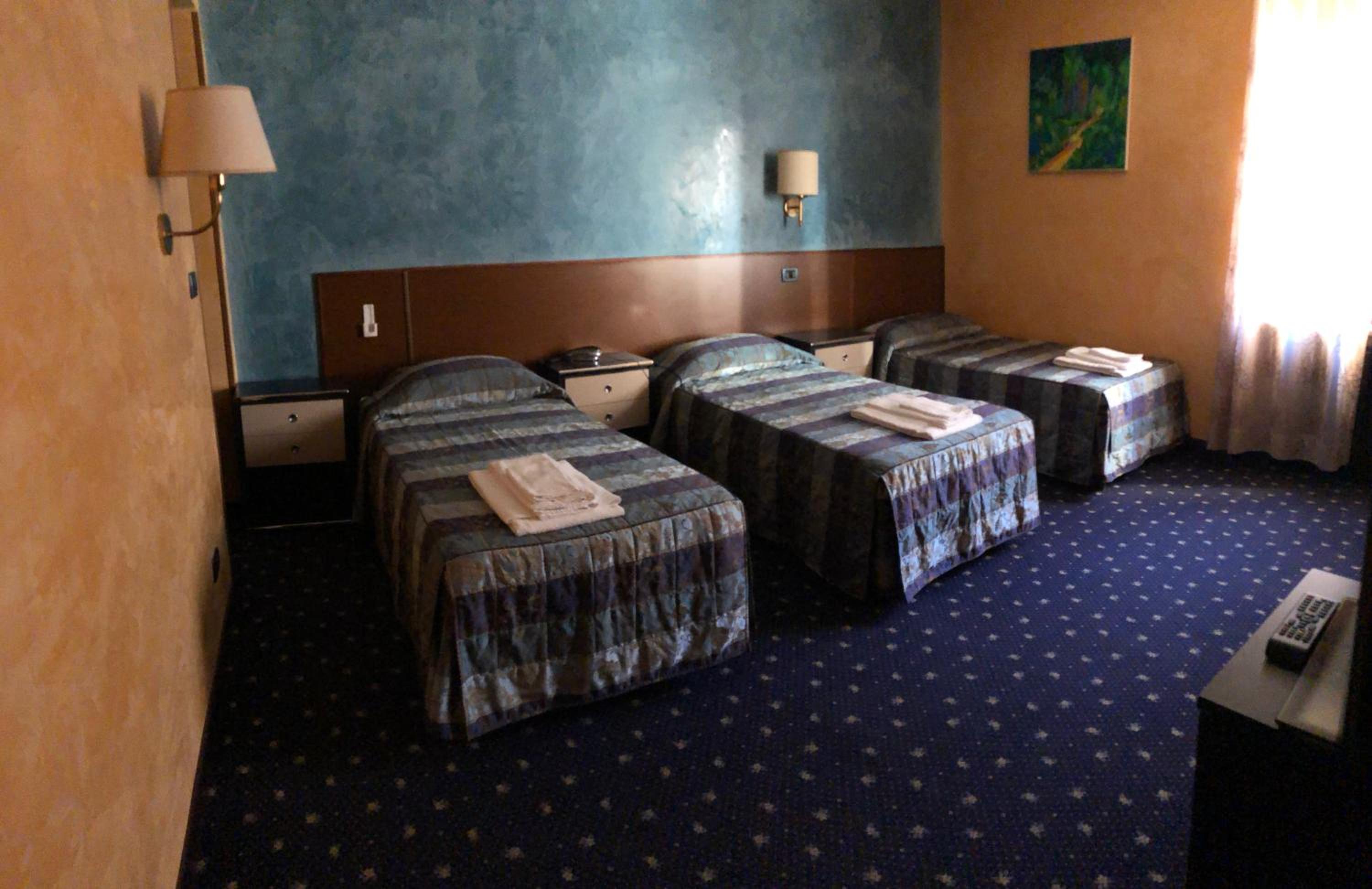 Triple Room - Photo 8