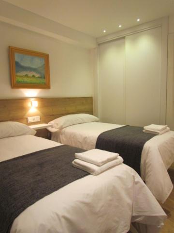 Two-Bedroom Apartment - Photo 31