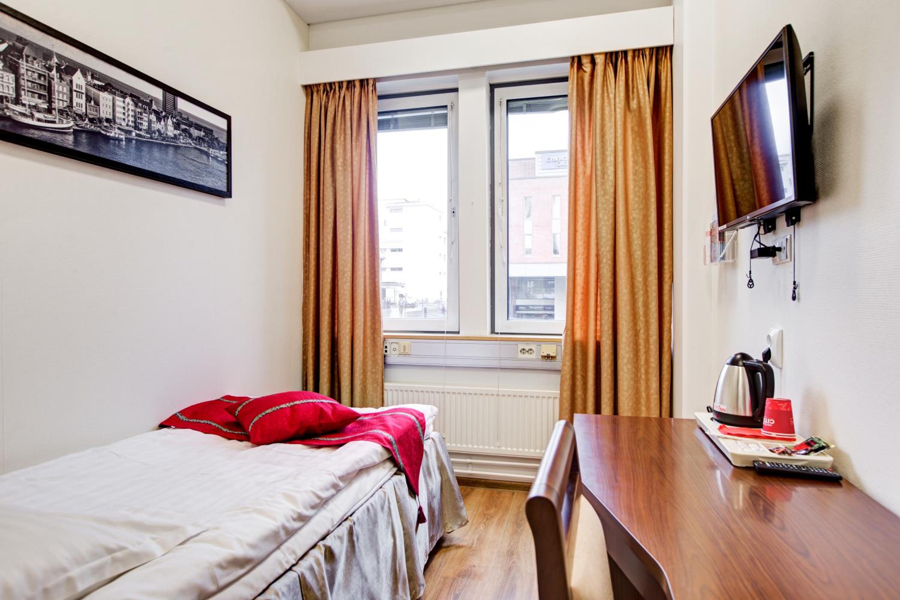 Single Room with Private Toilet and SHARED Shower photo 1