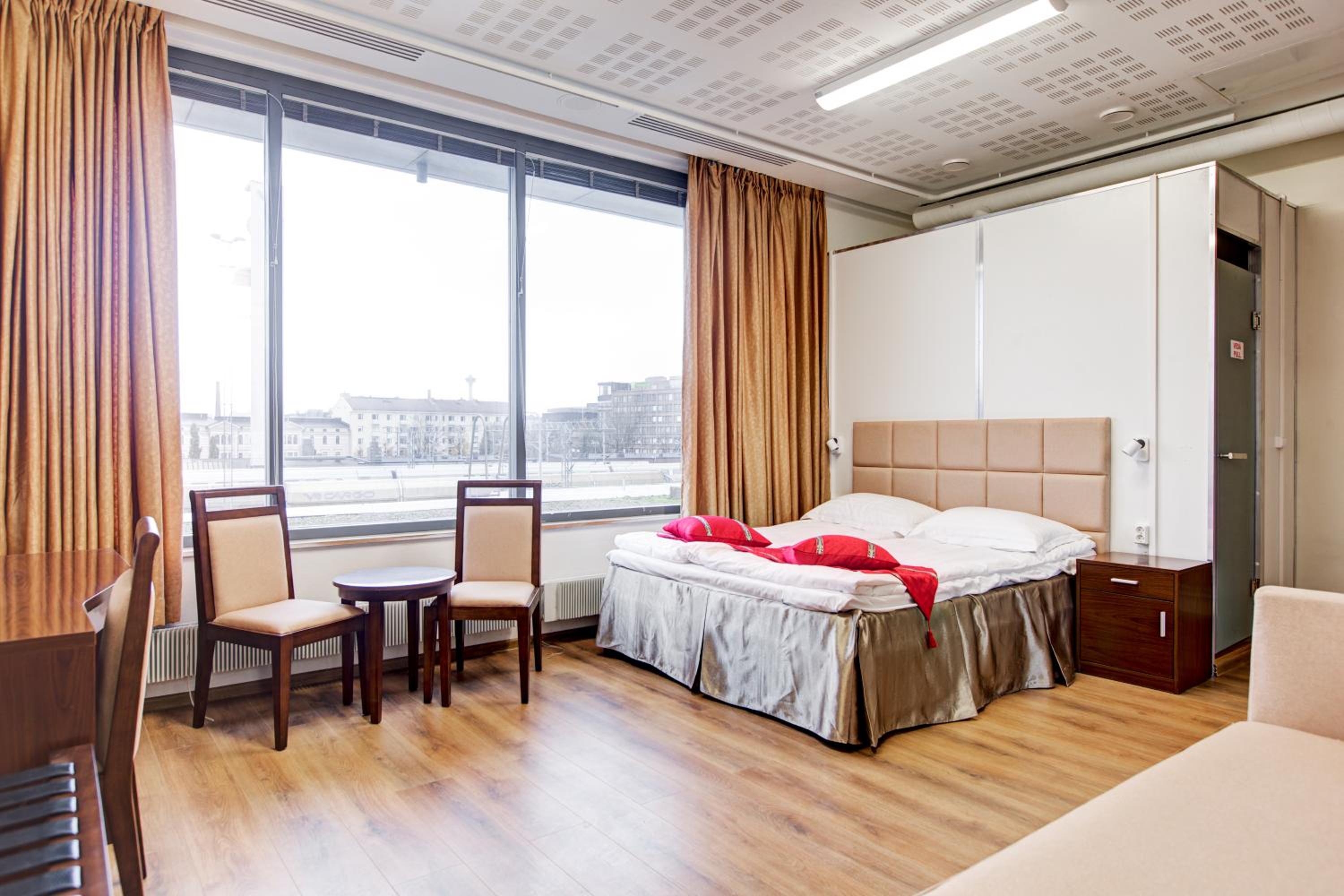 Deluxe Double Room (2 Adults + 1 Child) photo 1