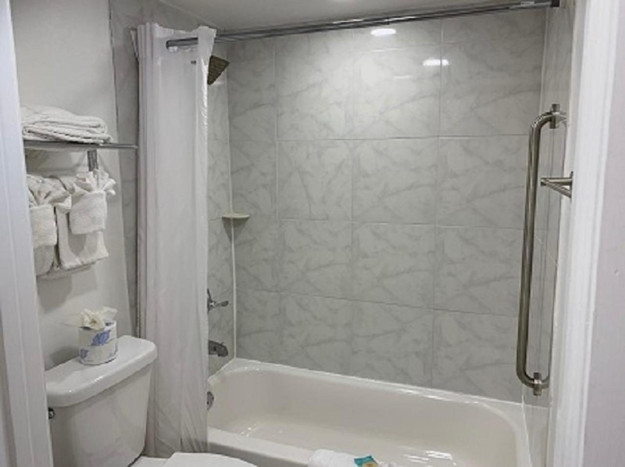 King Room - Non-Smoking - Photo 3