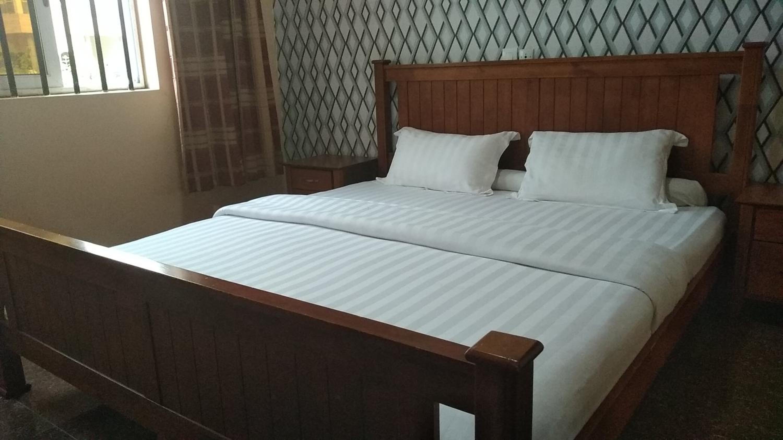 Standard Queen Room photo 3