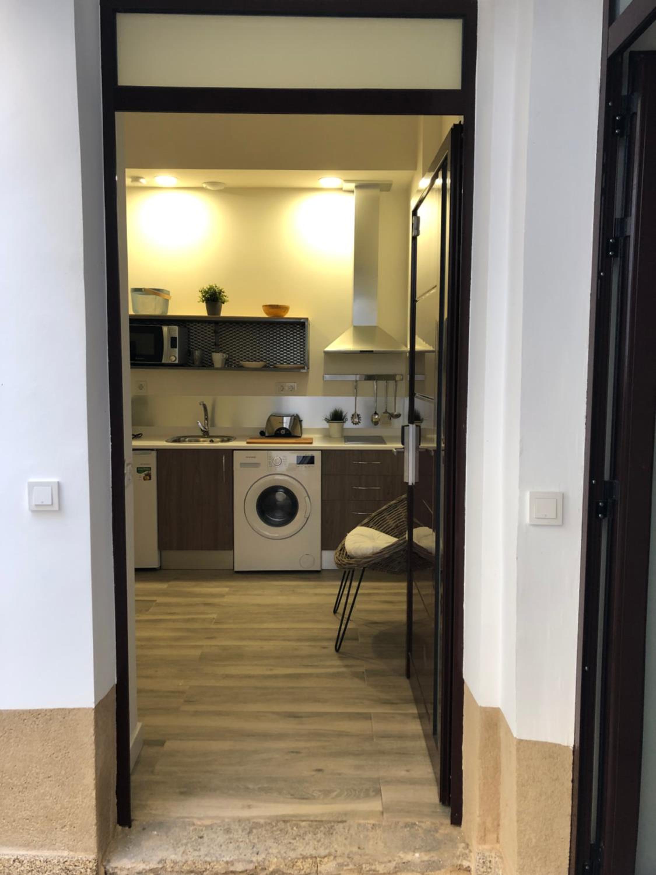 Studio Apartment - Photo 7