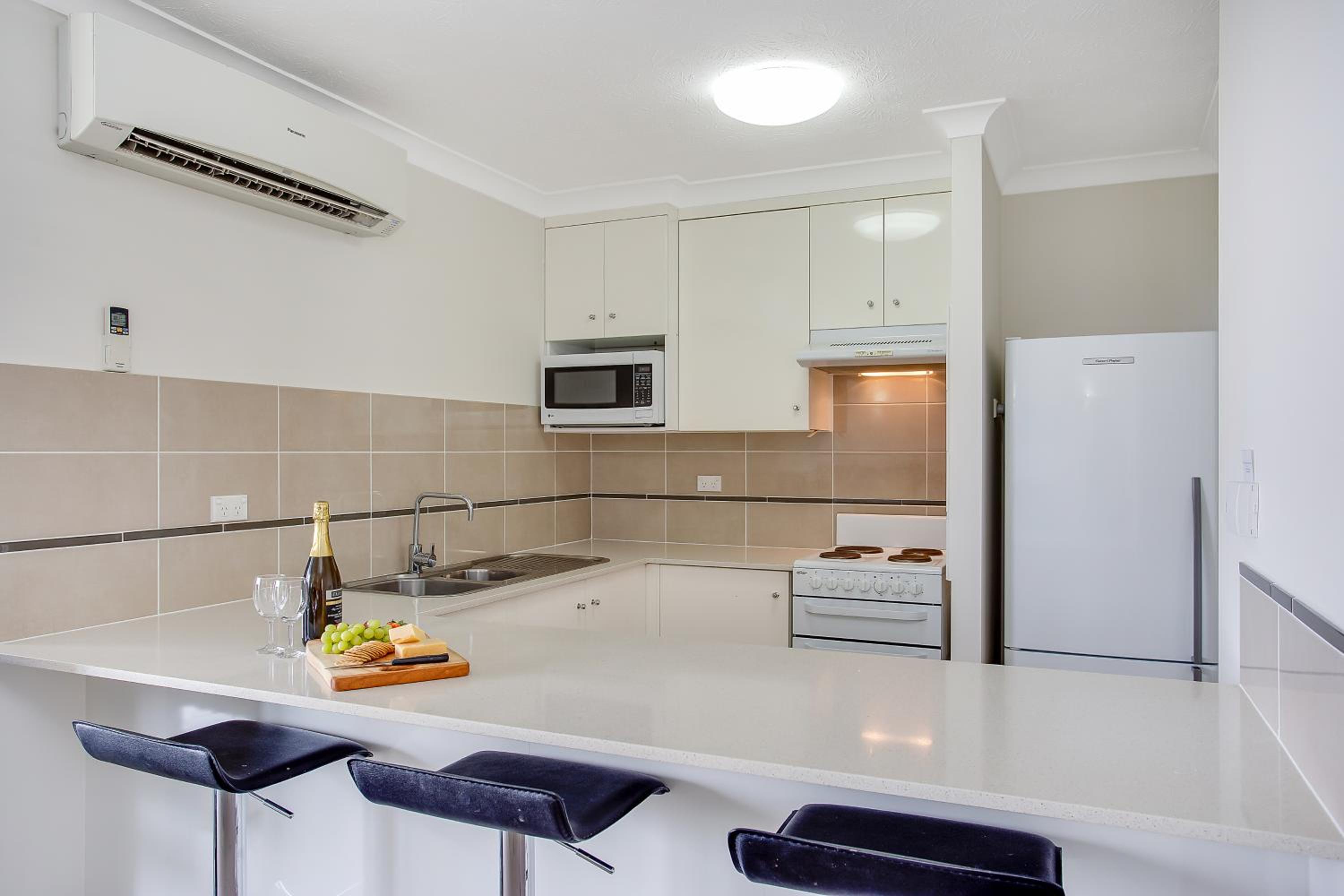 Two Bedroom Apartment - Photo 2