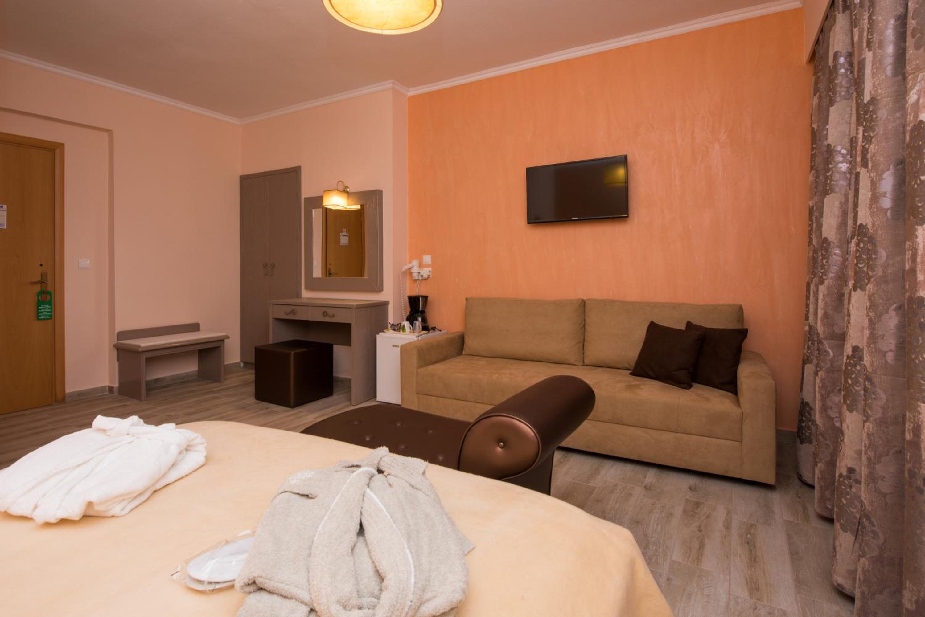 Superior Double or Twin Room - Photo 2
