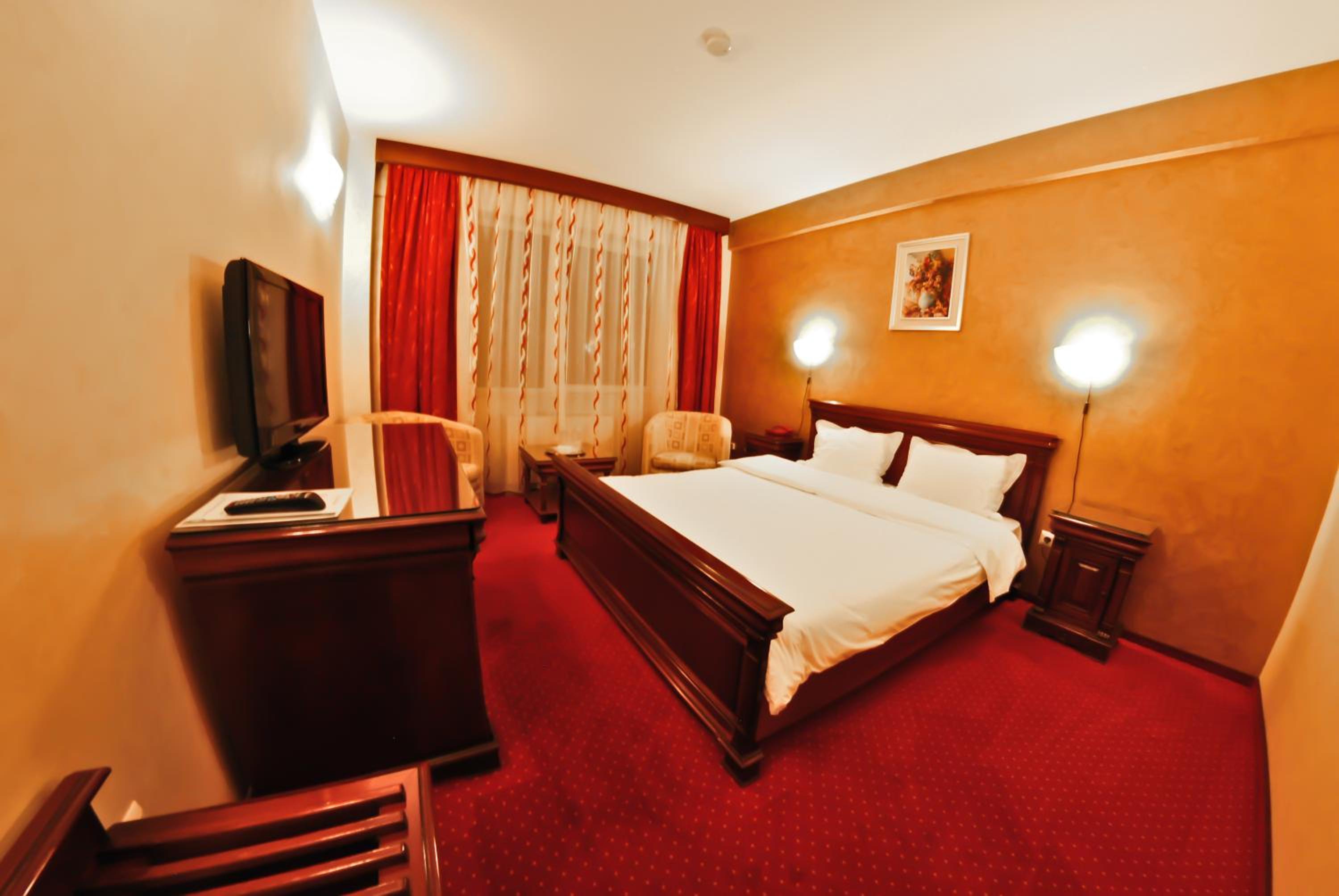 Standard Double Room - Photo 15