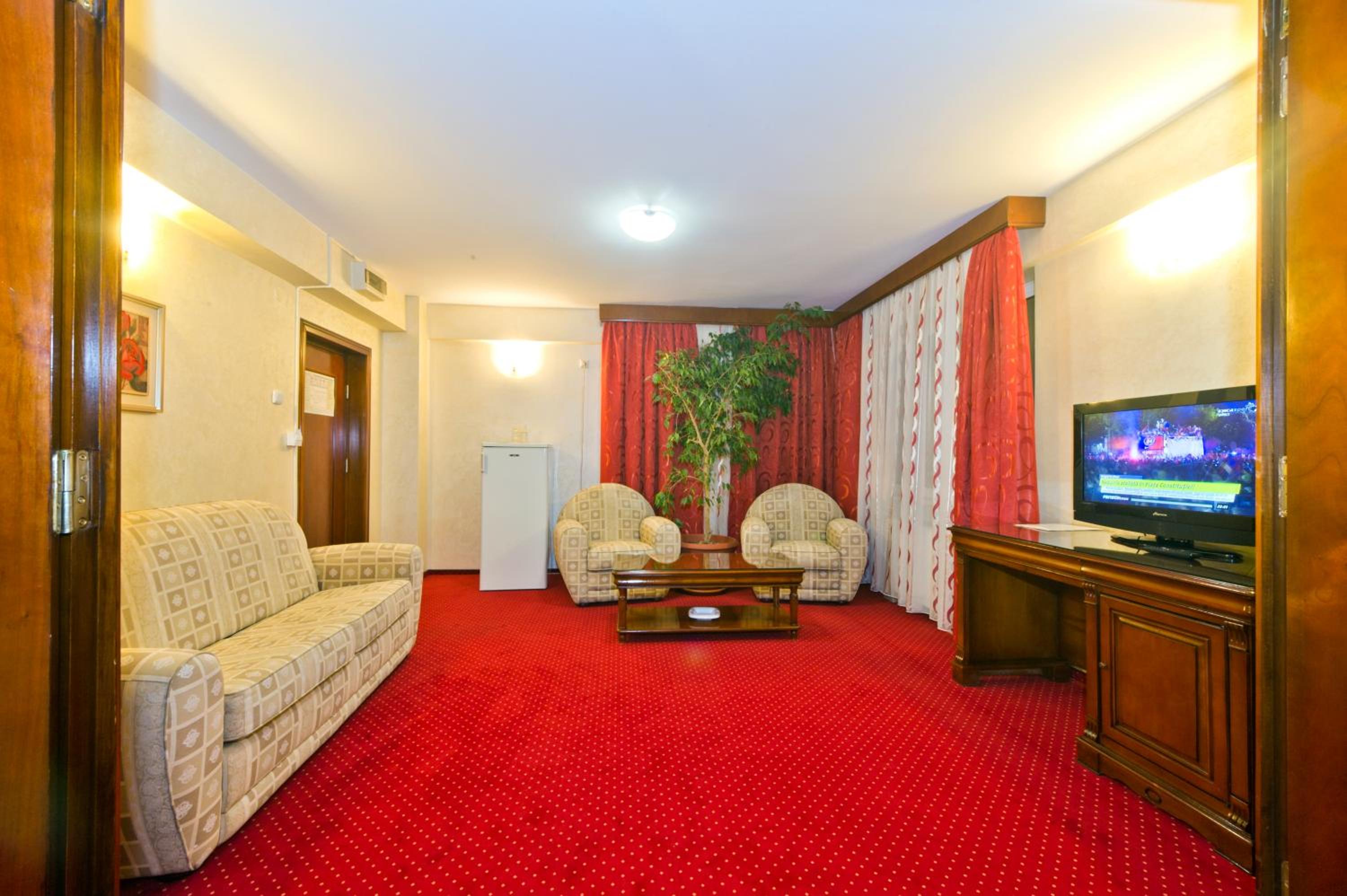 Superior One-Bedroom Suite - Photo 5