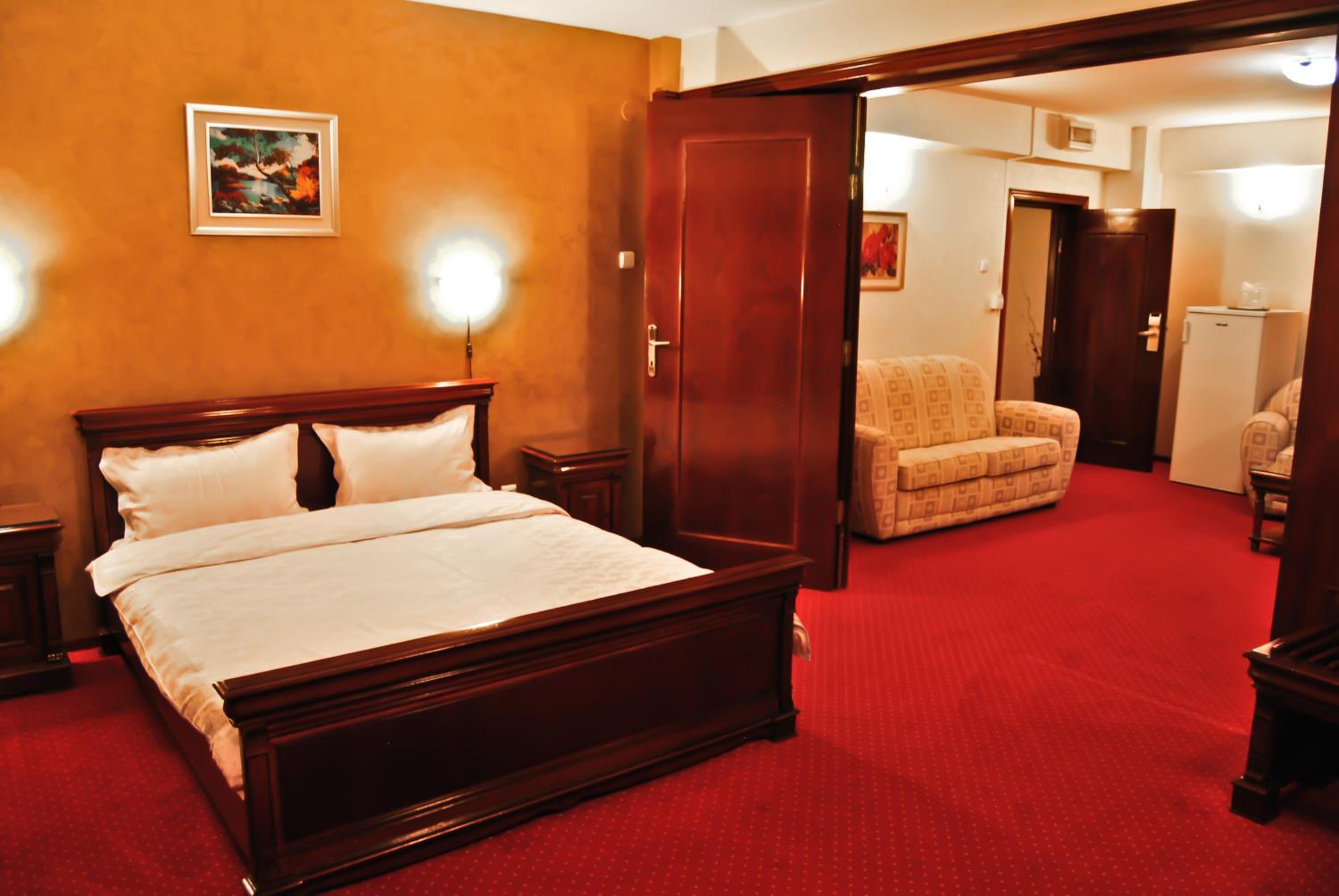 Superior One-Bedroom Suite - Photo 2