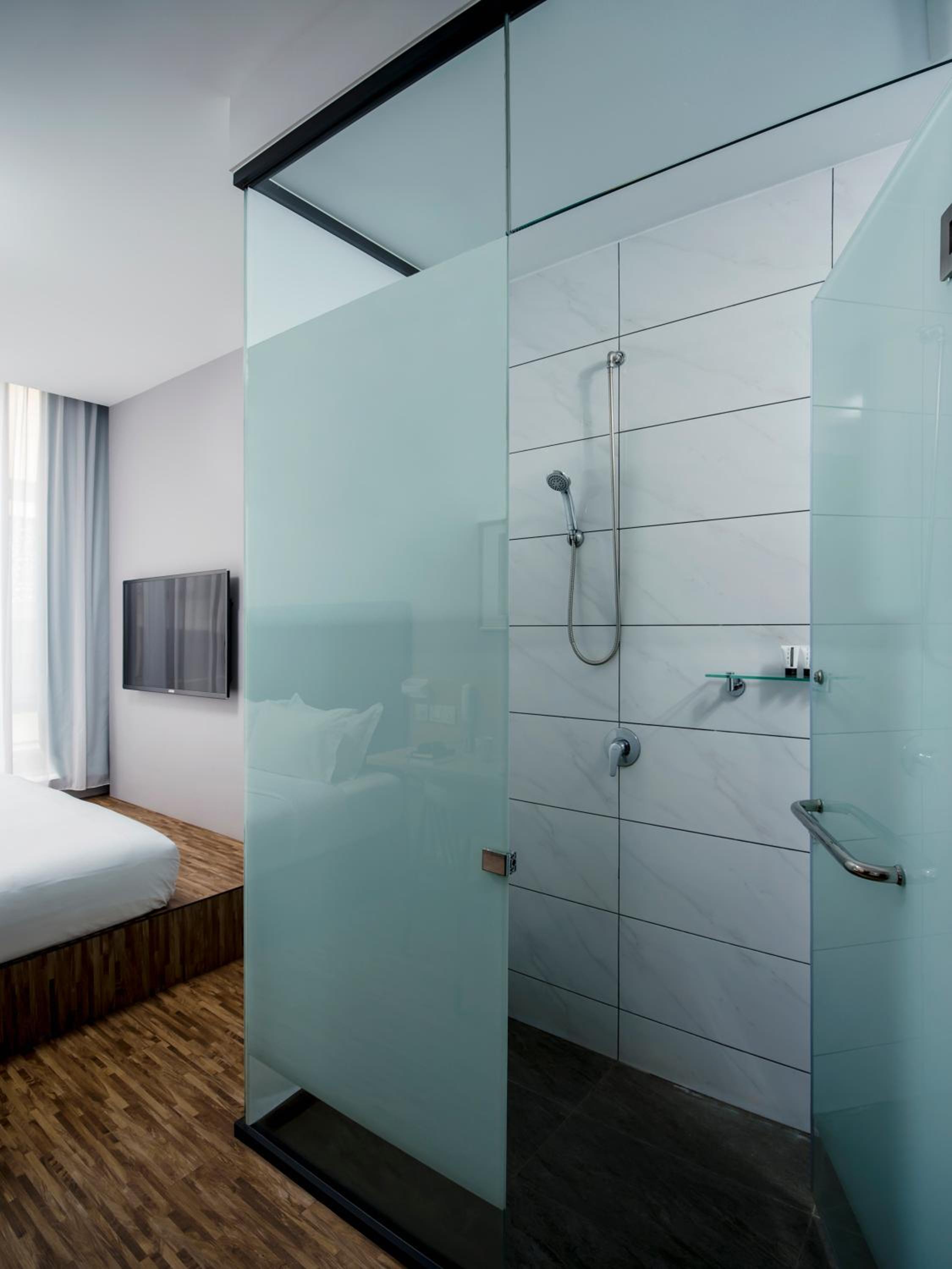 Deluxe King Room - Photo 2