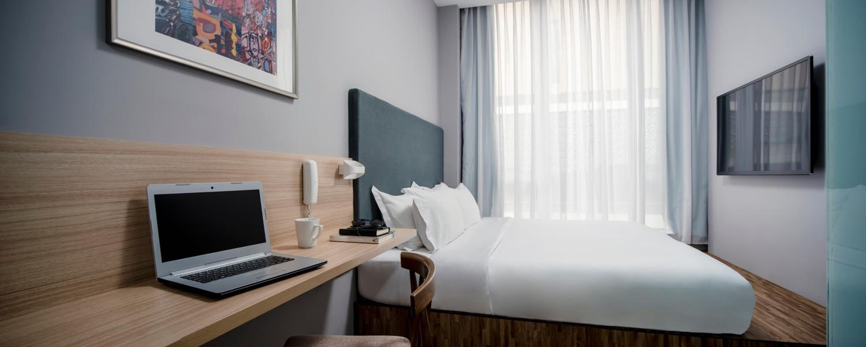 Deluxe King Room - Photo 5