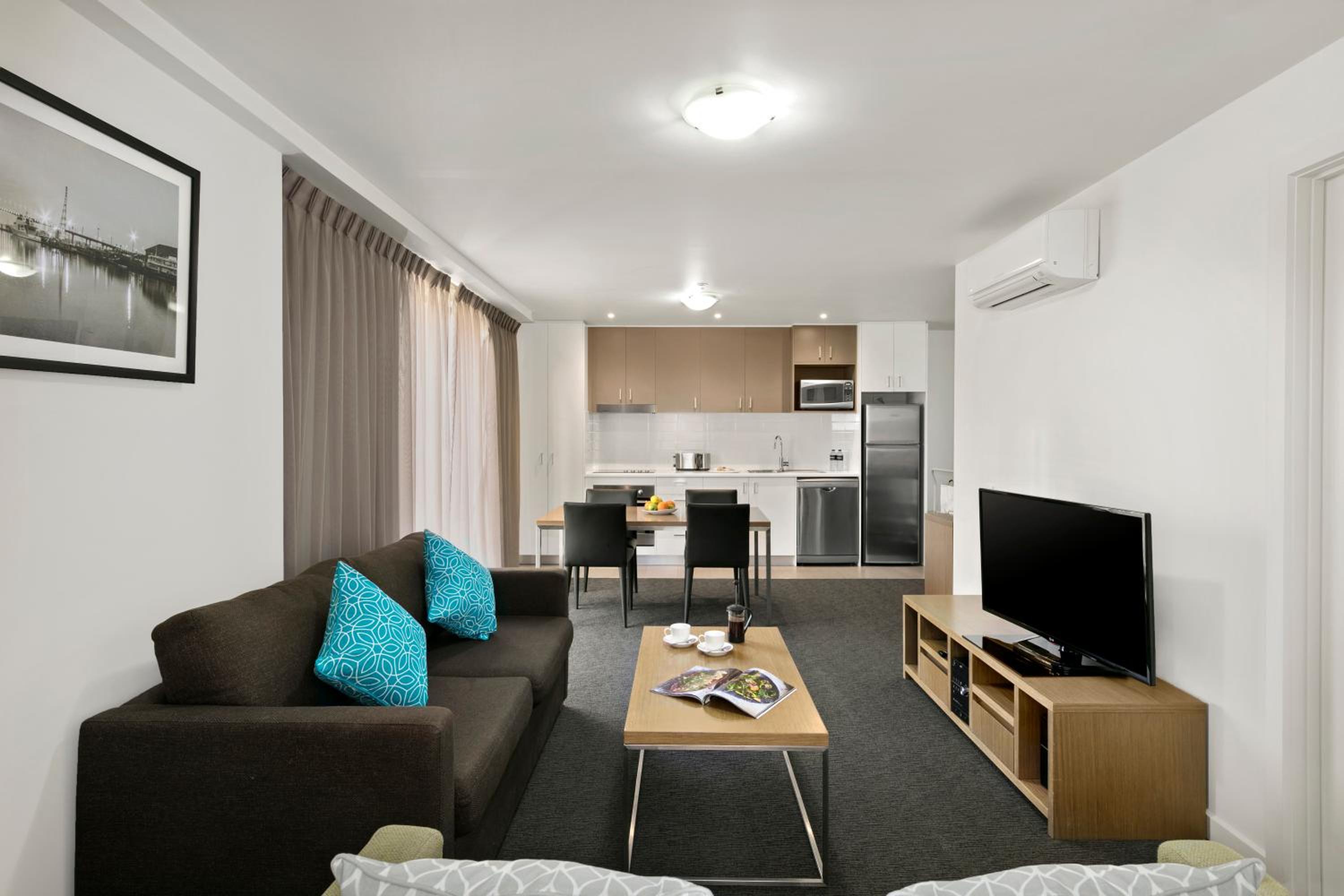One-Bedroom Apartment - Photo 4