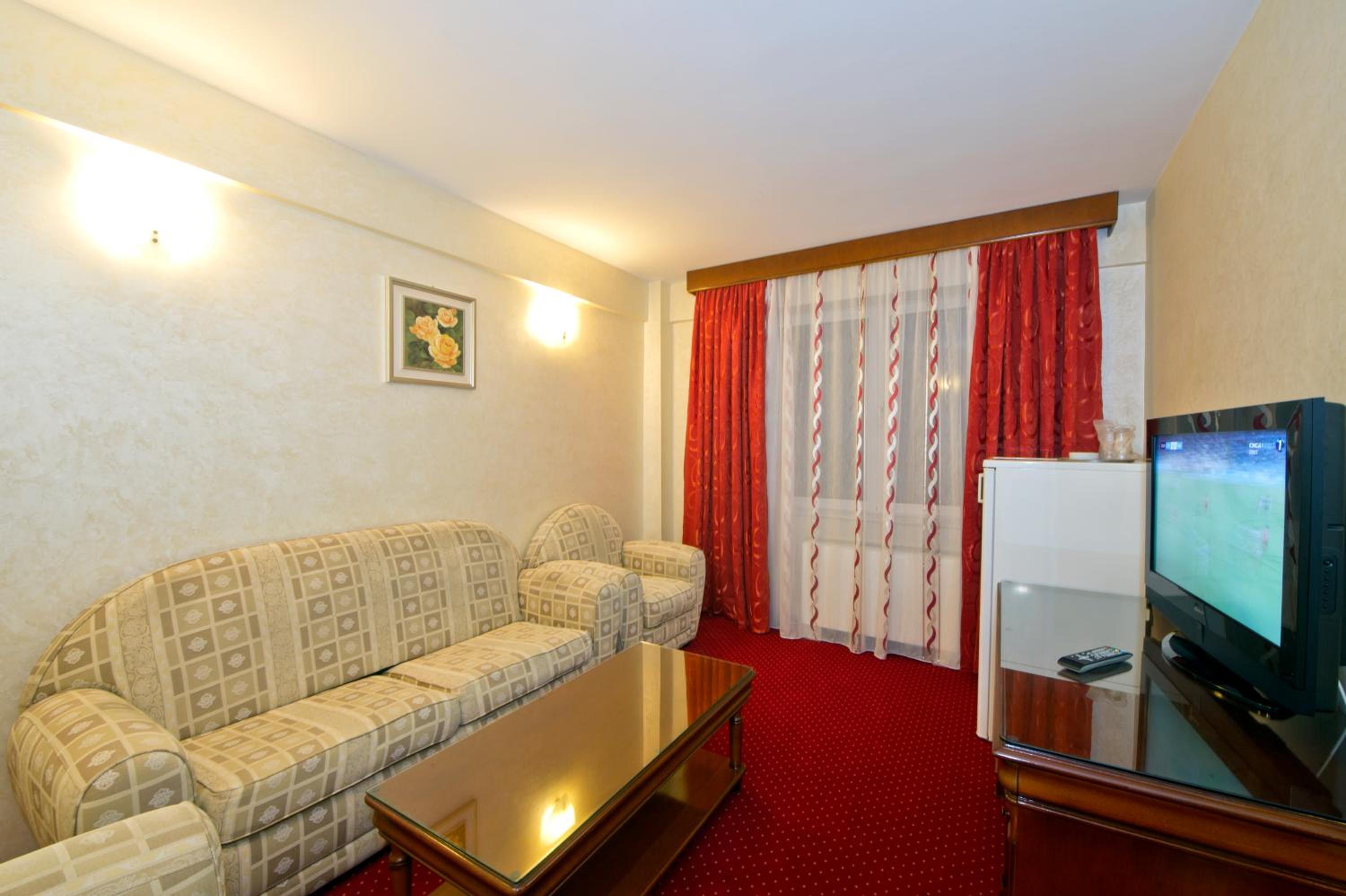 Standard One-Bedroom Suite - Photo 14