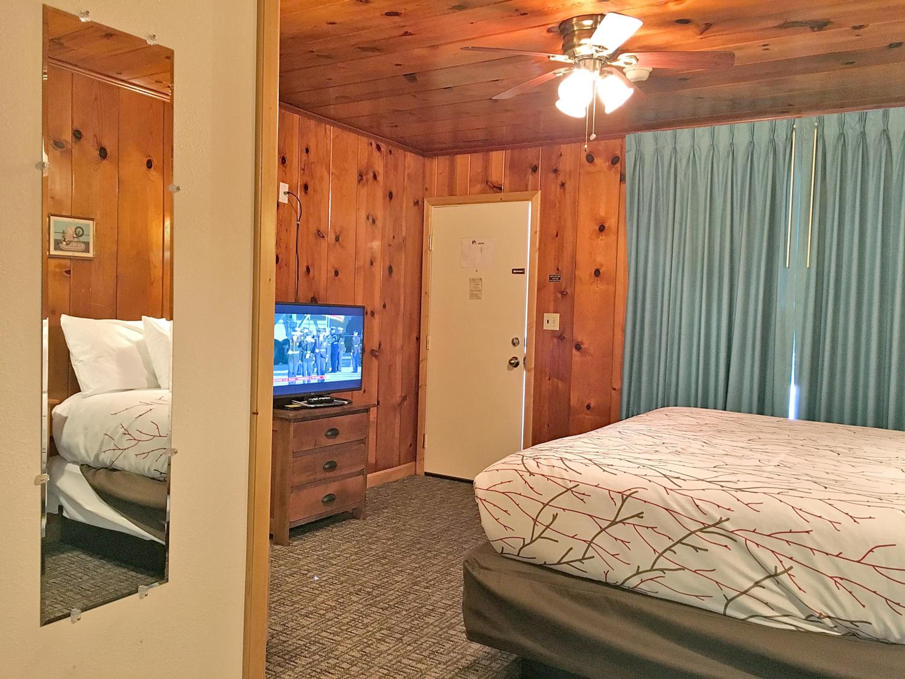 Standard King Room - Motel photo 3