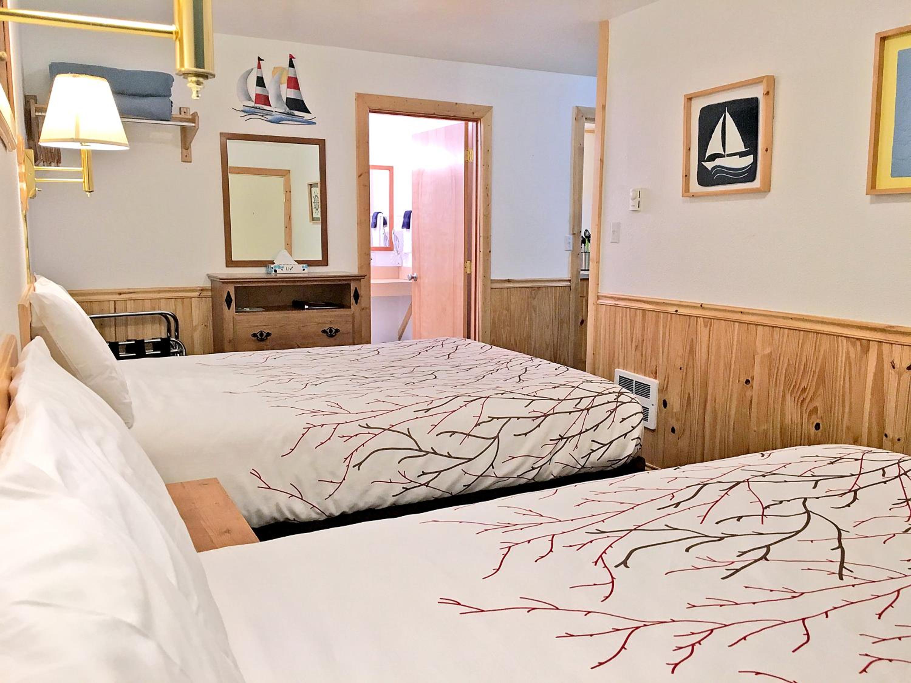 Apartment with Two Queen Beds and Kitchenette - Motel photo 3