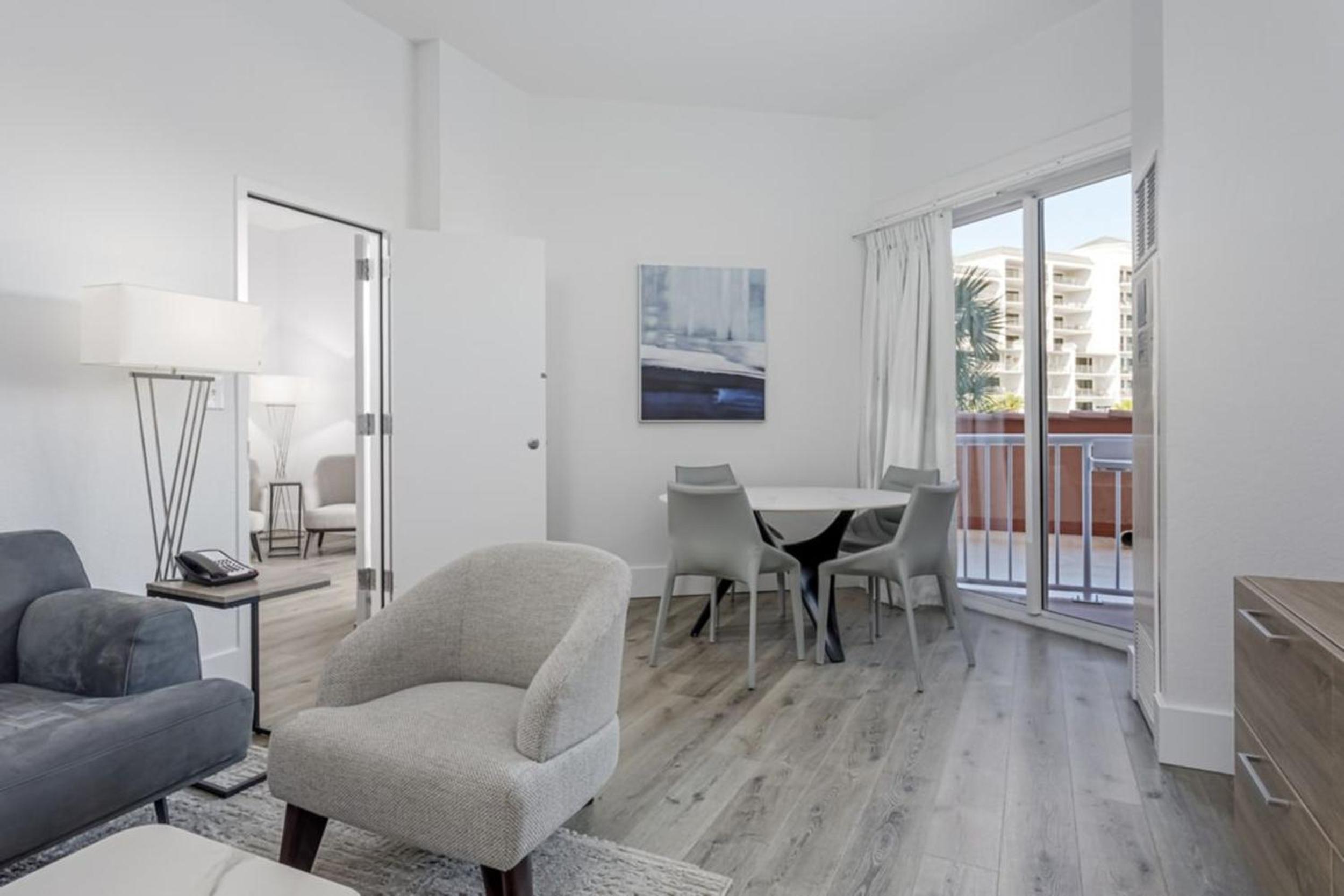 King Suite with Coastline View