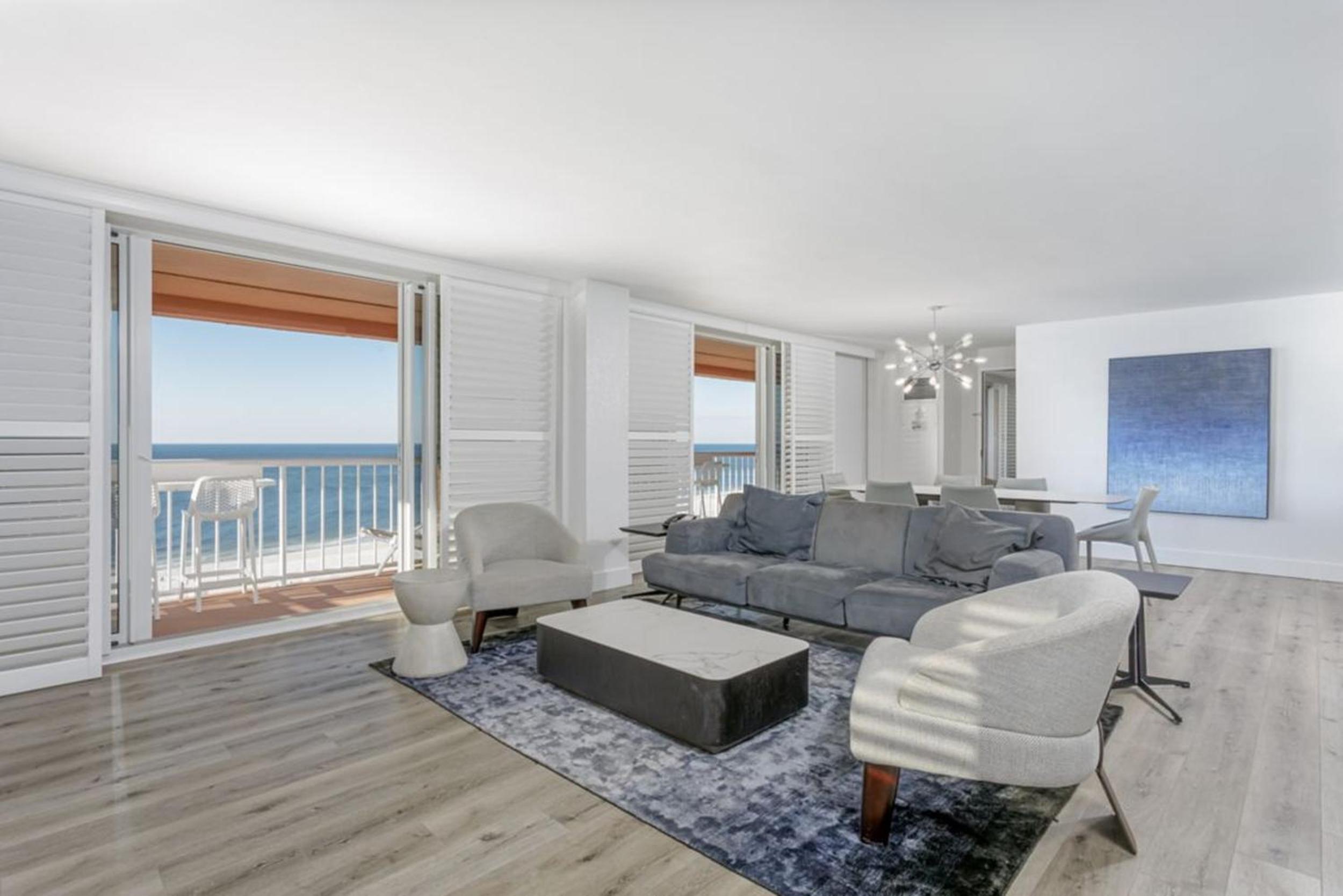 One-Bedroom King Suite with Gulf Front