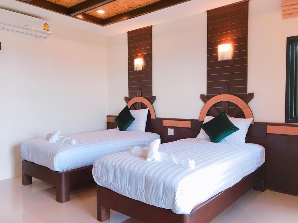 Deluxe Twin Room with Sea View photo 1