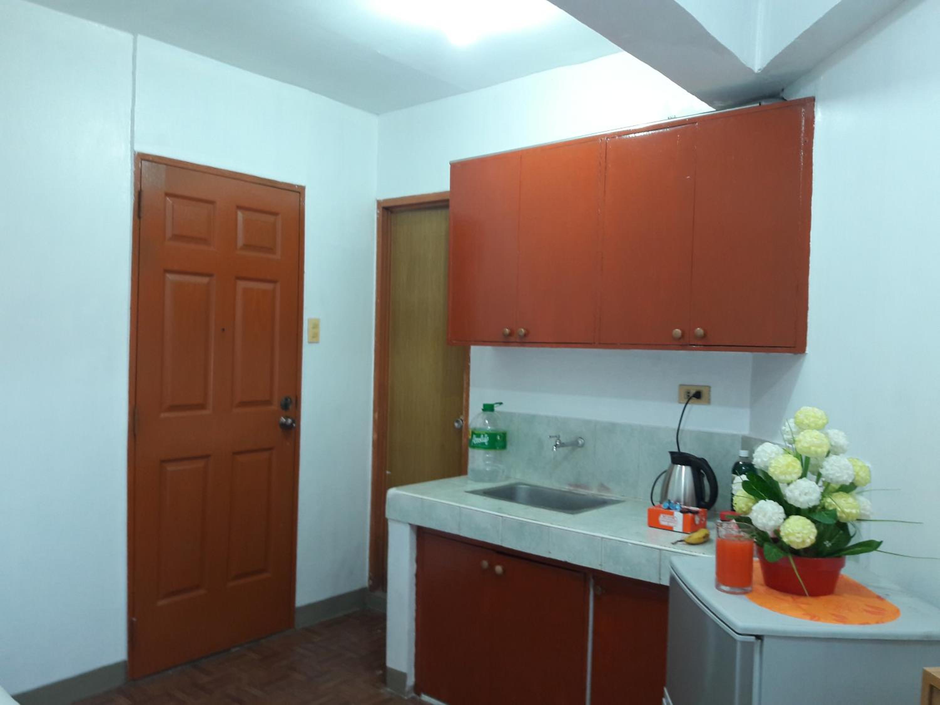 Budget Double Room - Photo 7
