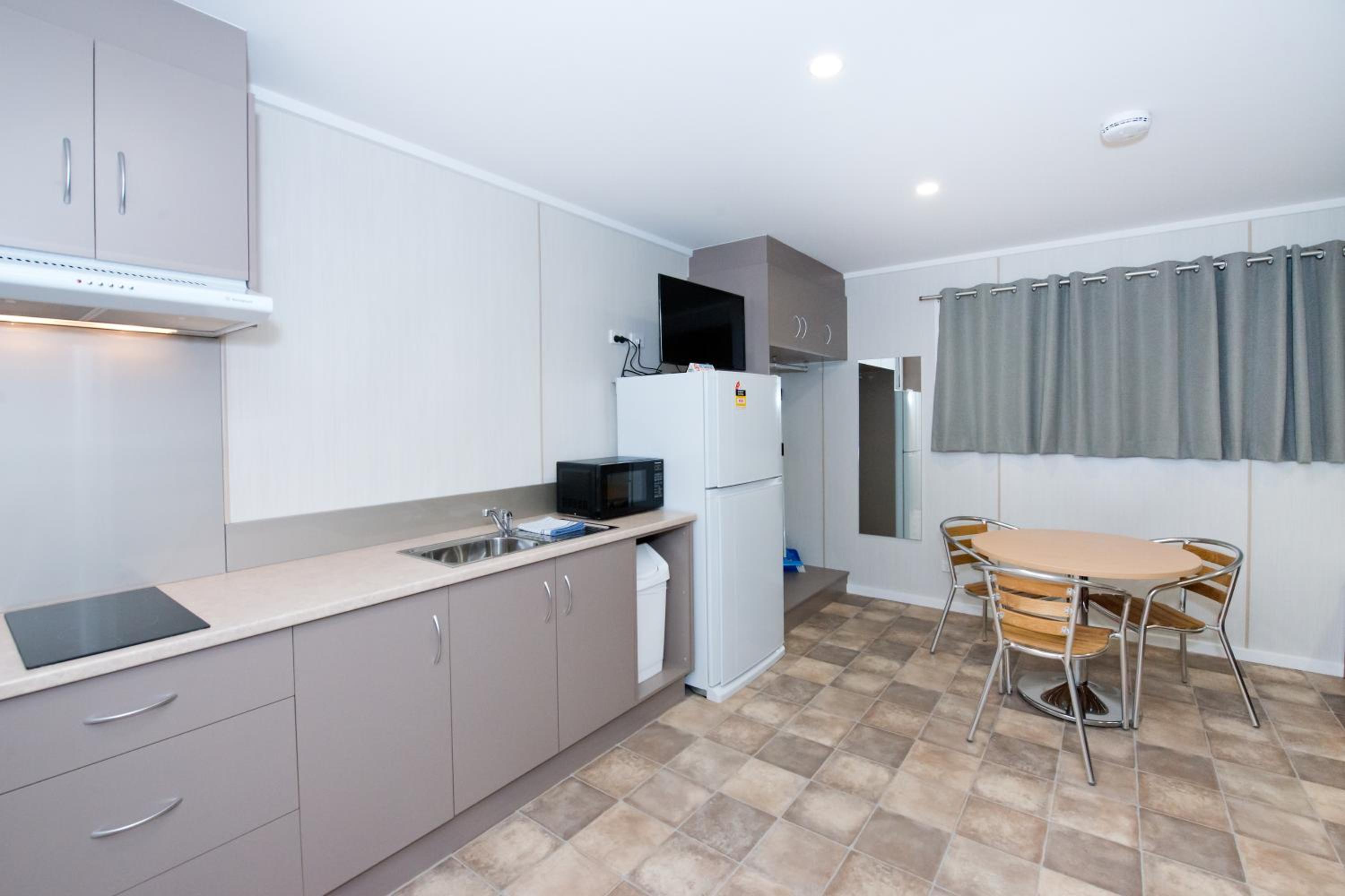 Double or Twin Room - Disability Access - Photo 4