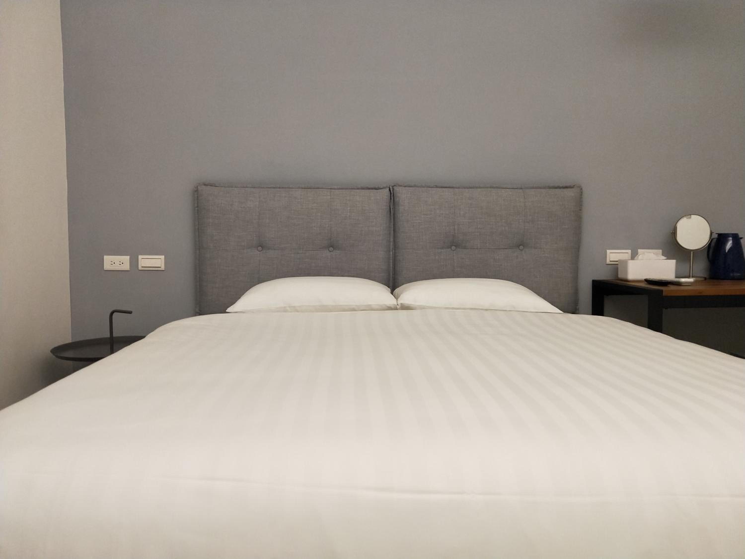 Double Room with Balcony - Photo 6