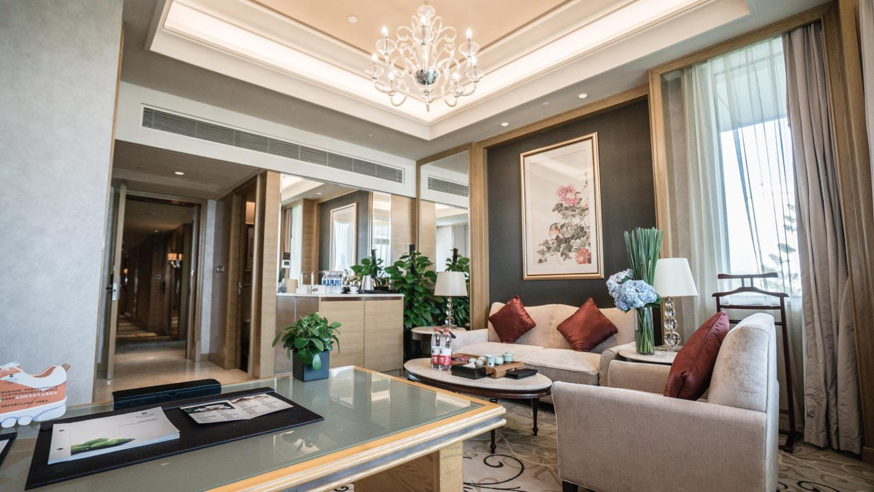 Business Suite photo 3