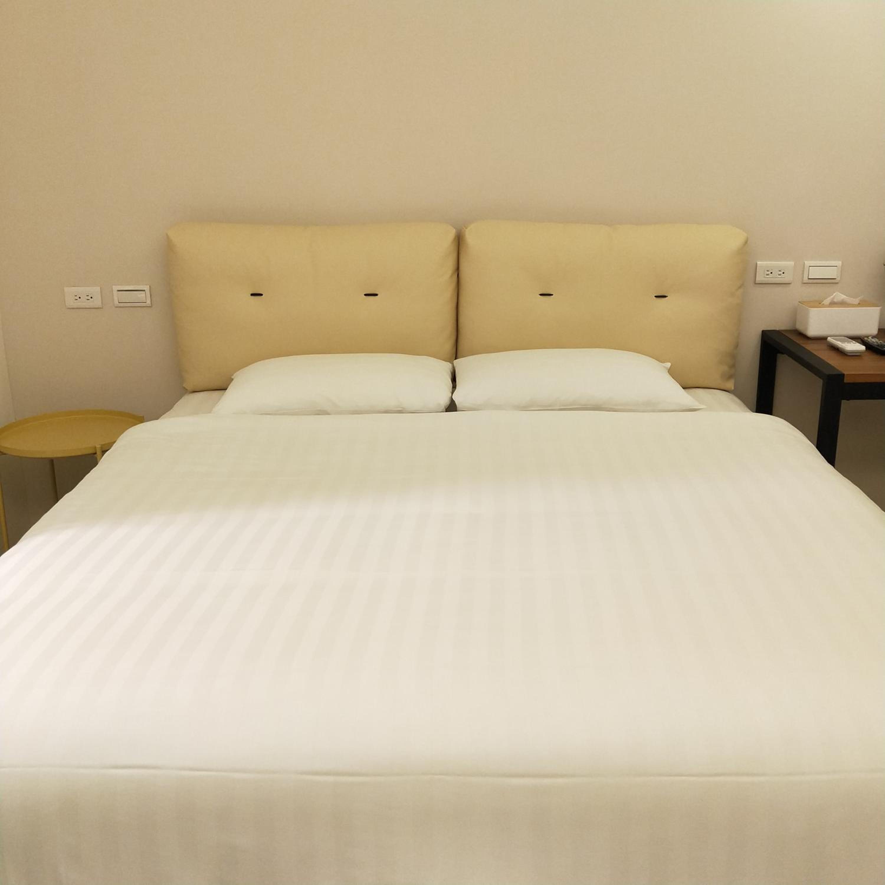 Double Room with Balcony - Photo 9