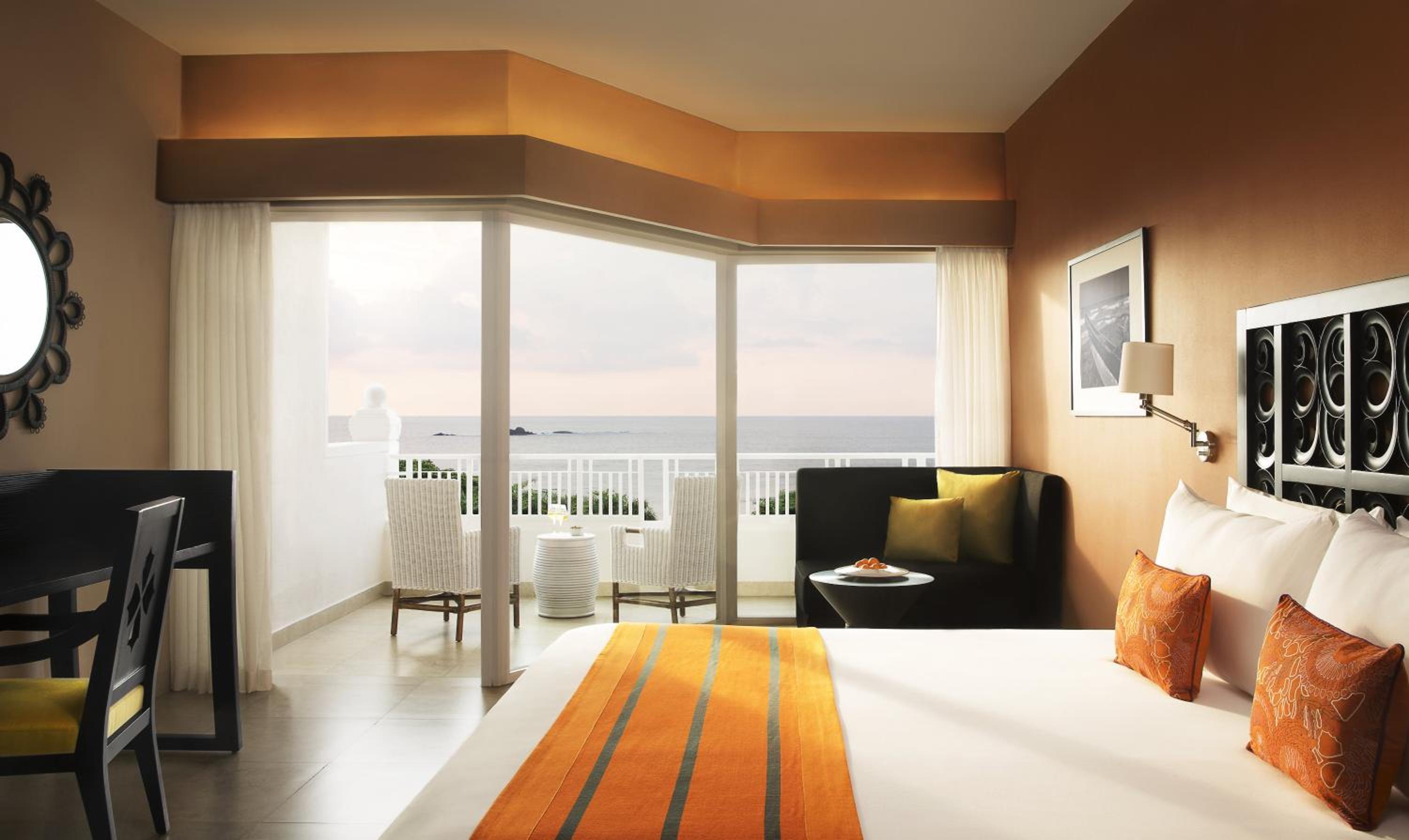 Deluxe Sea View Twin Bed Room photo 3