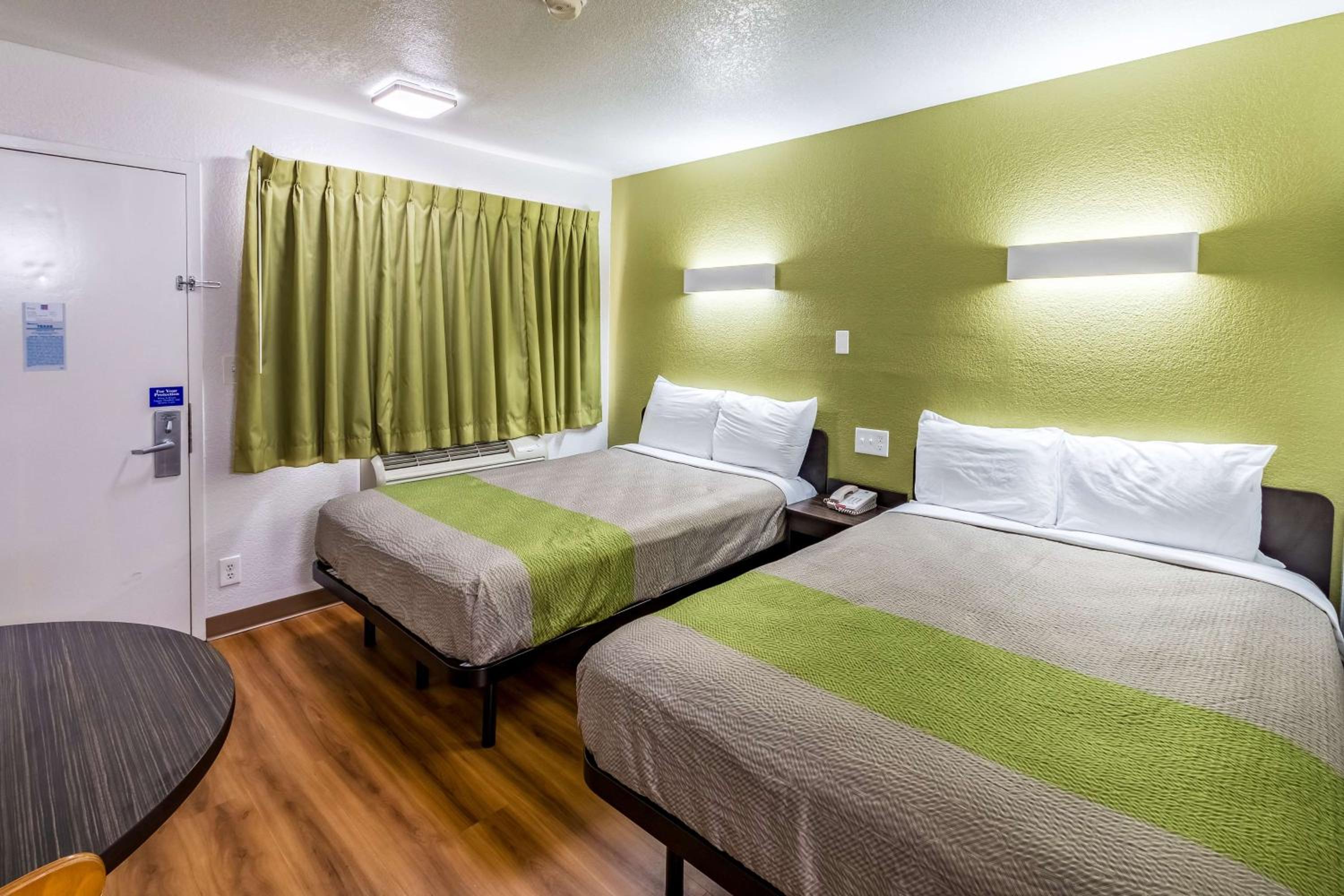 Quadruple Room - Non-Smoking photo 1