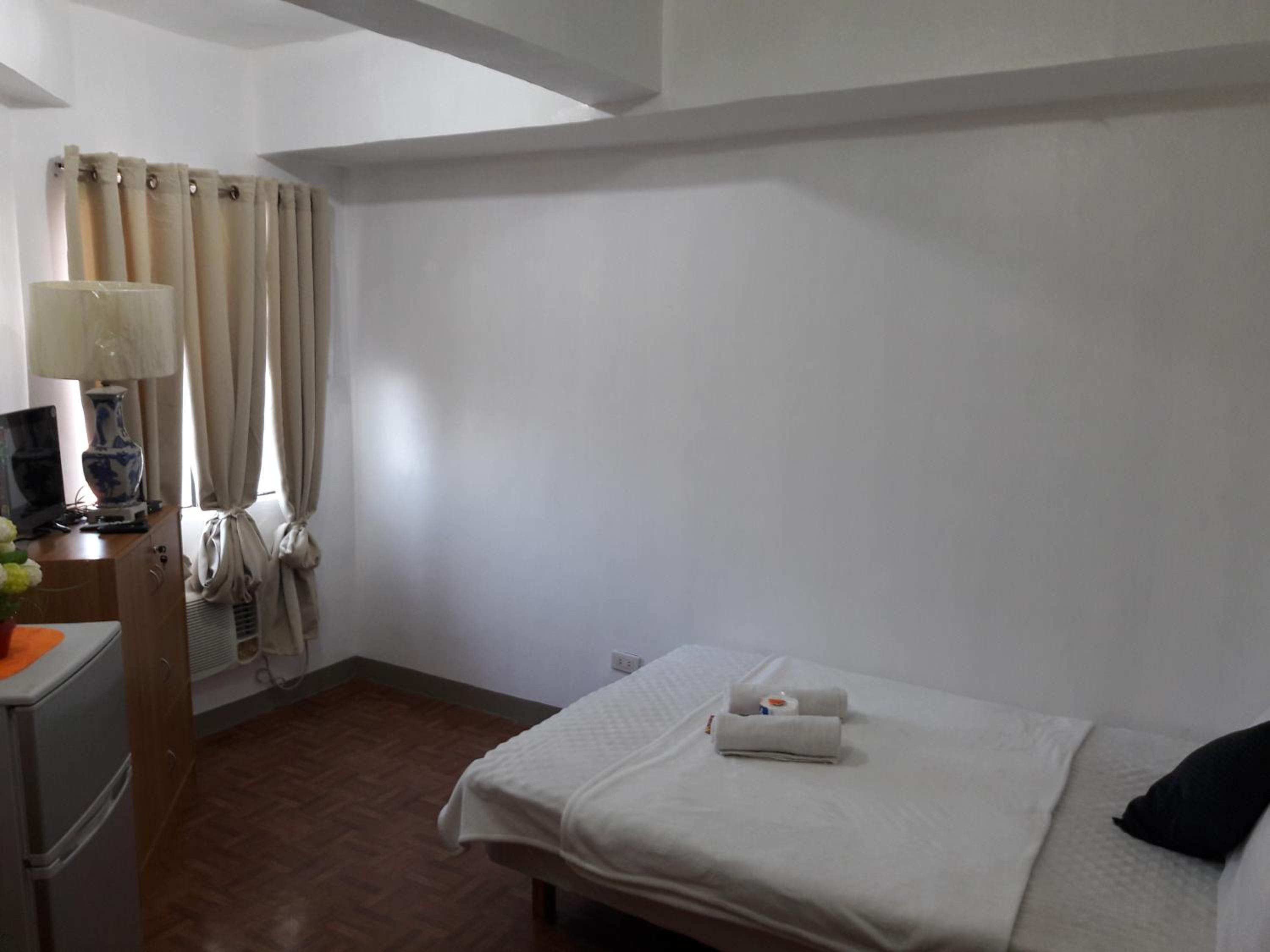 Budget Double Room - Photo 2