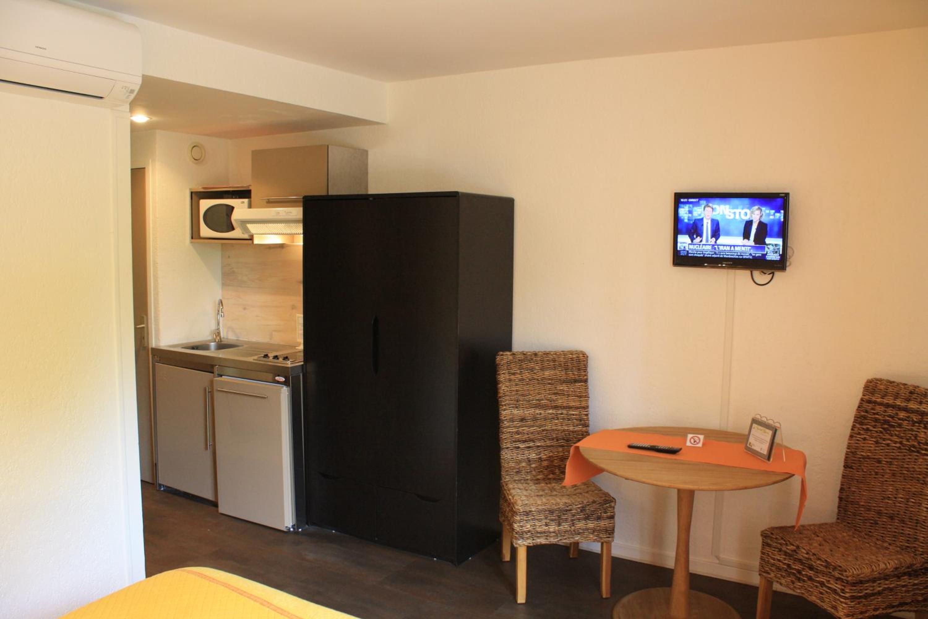 Economy Double Studio with Kitchenette photo 1