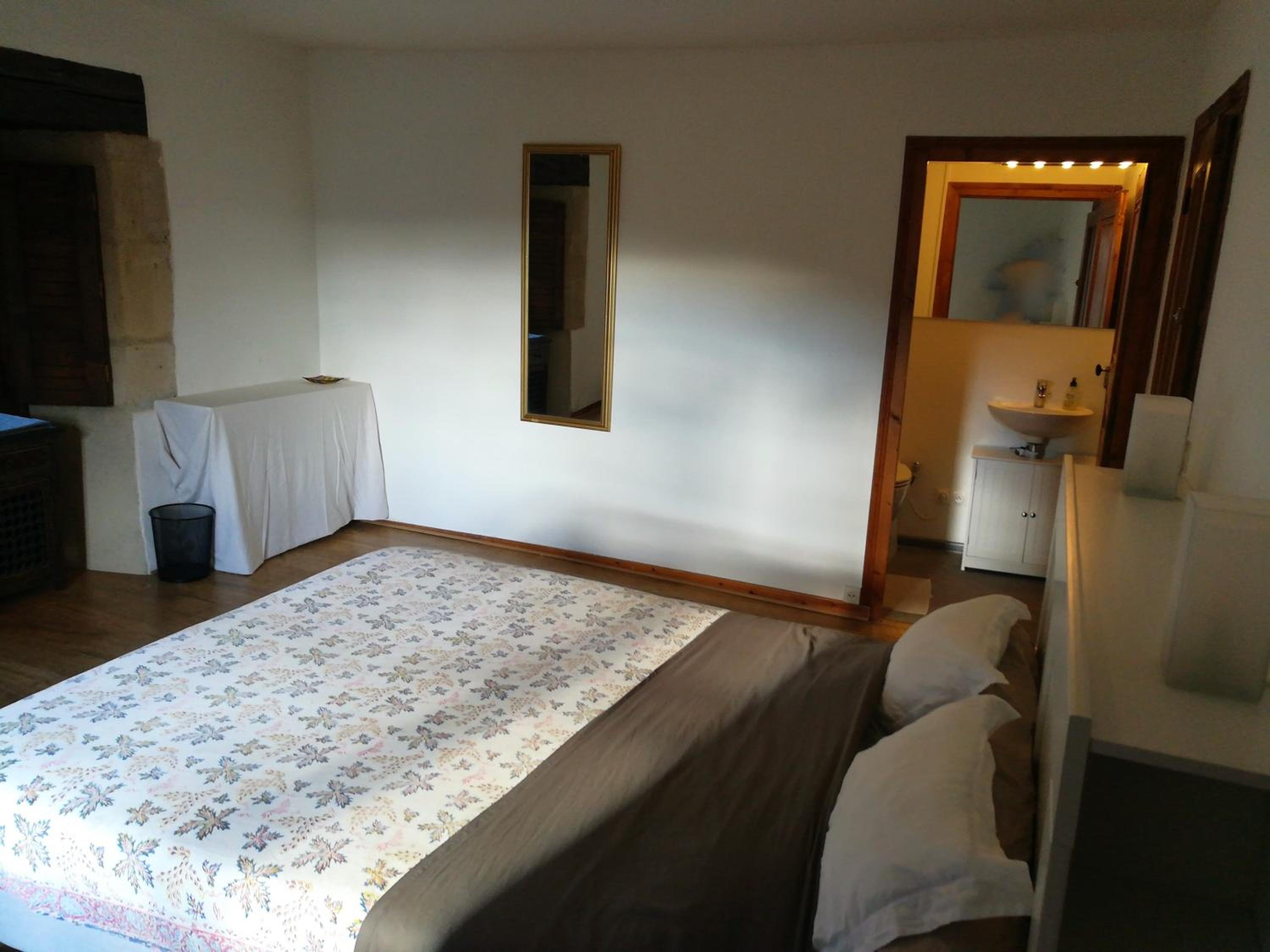 Double Room with Private Bathroom photo 3