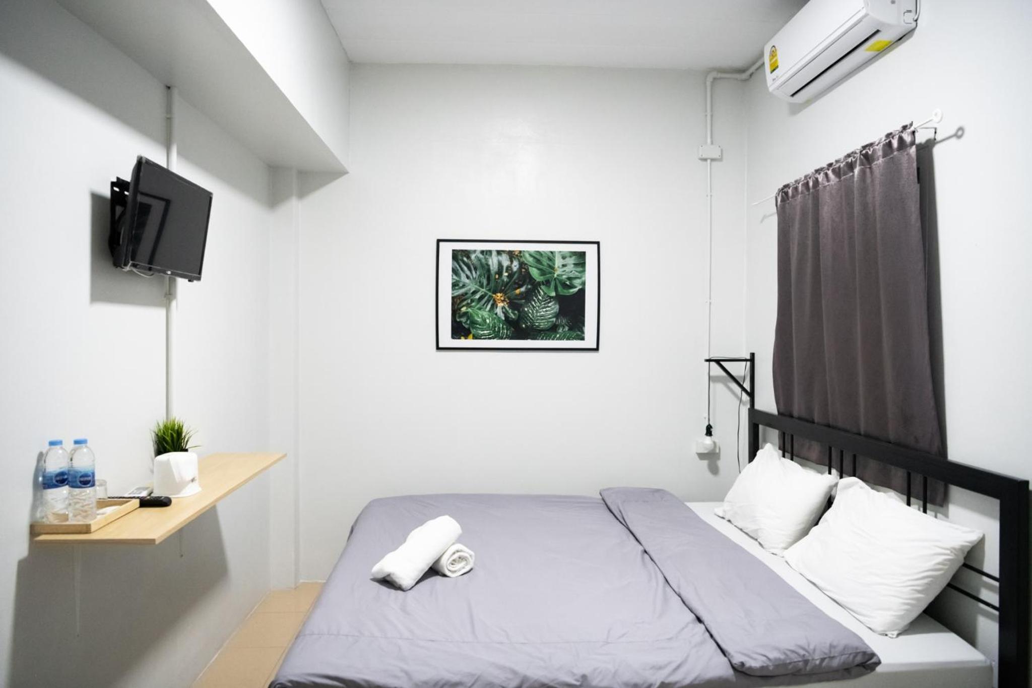 Deluxe King Room photo 1