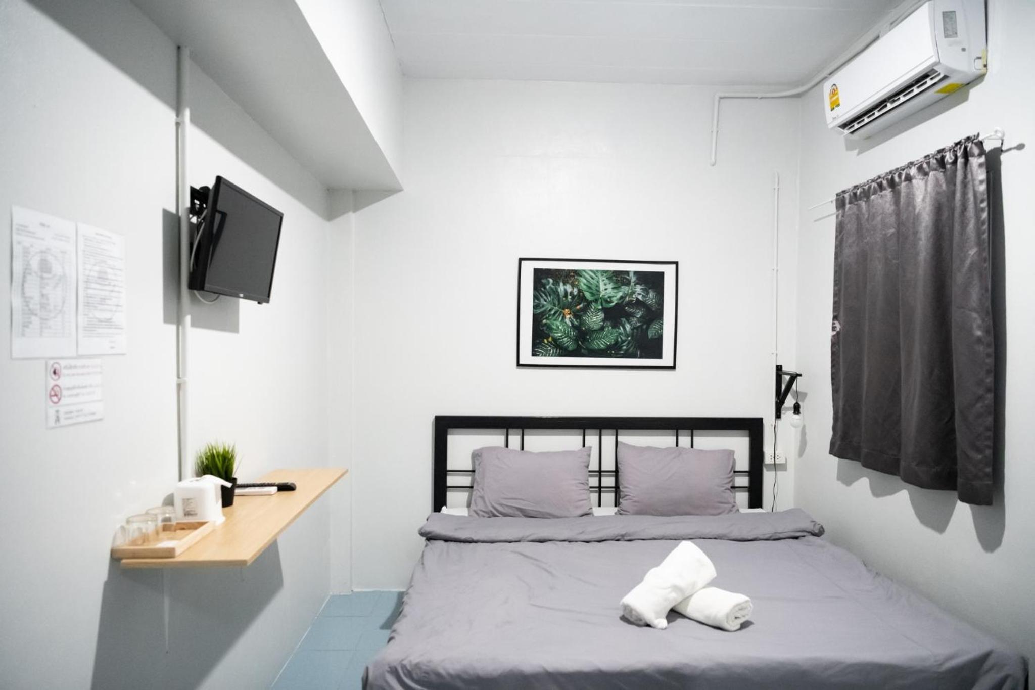 Queen Room with Balcony photo 3