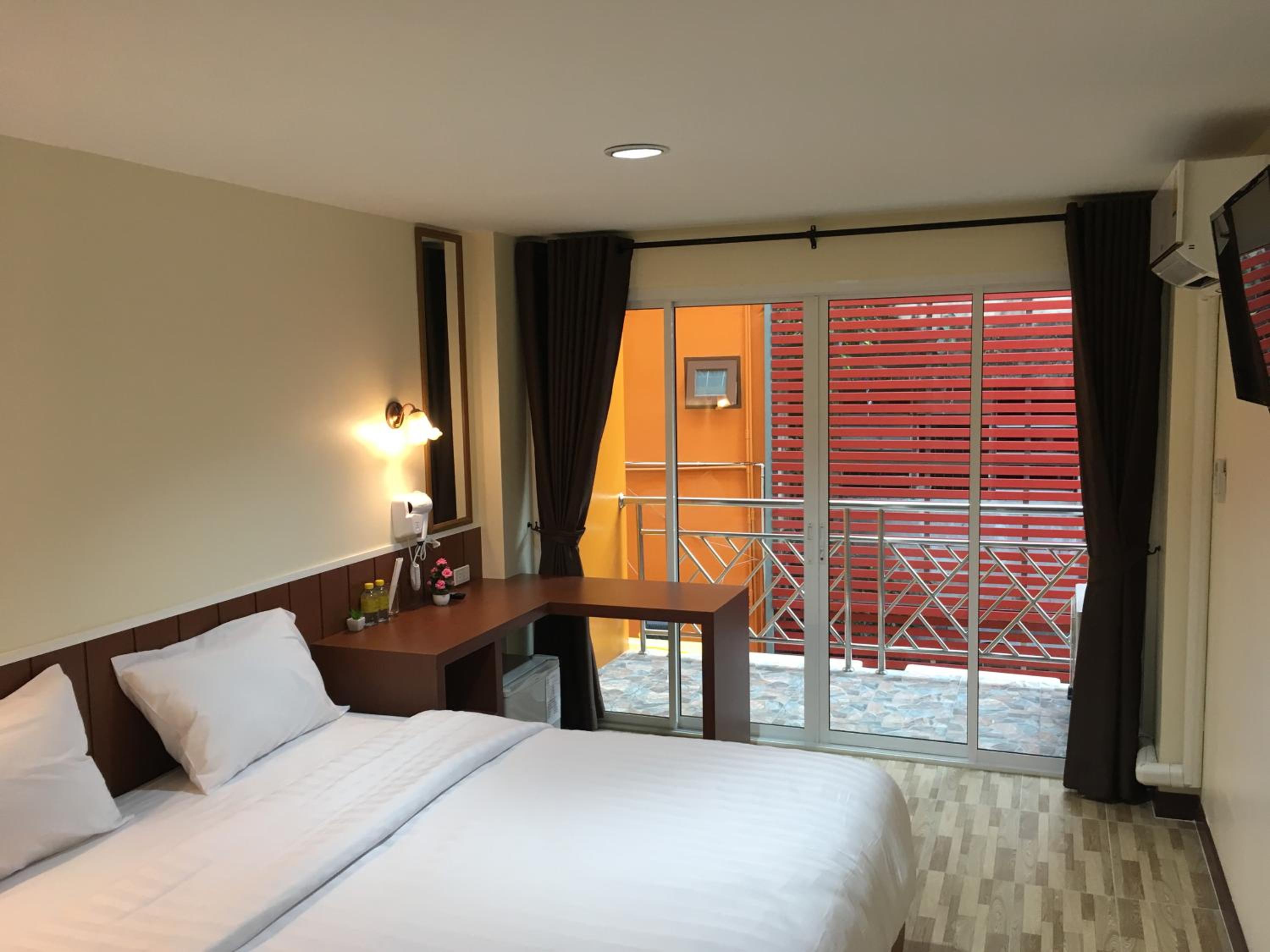 Standard King Room photo 3