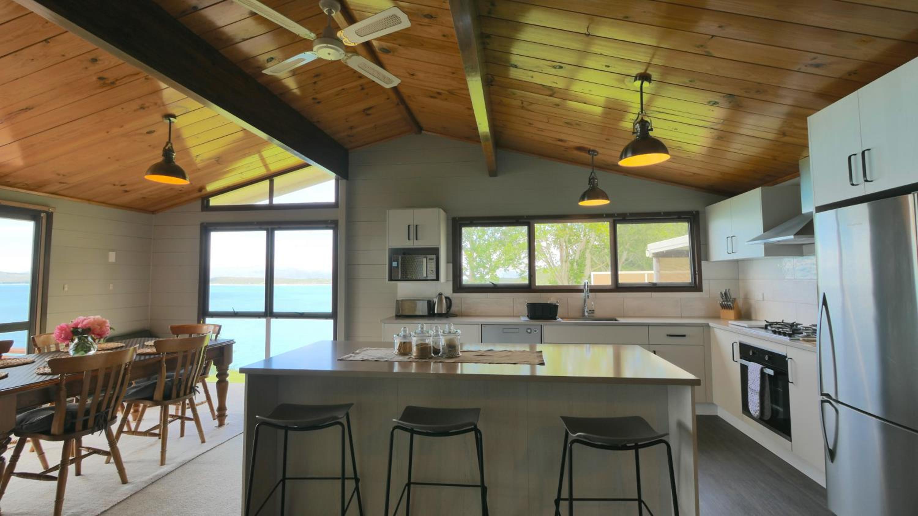 Four-Bedroom House - Photo 5
