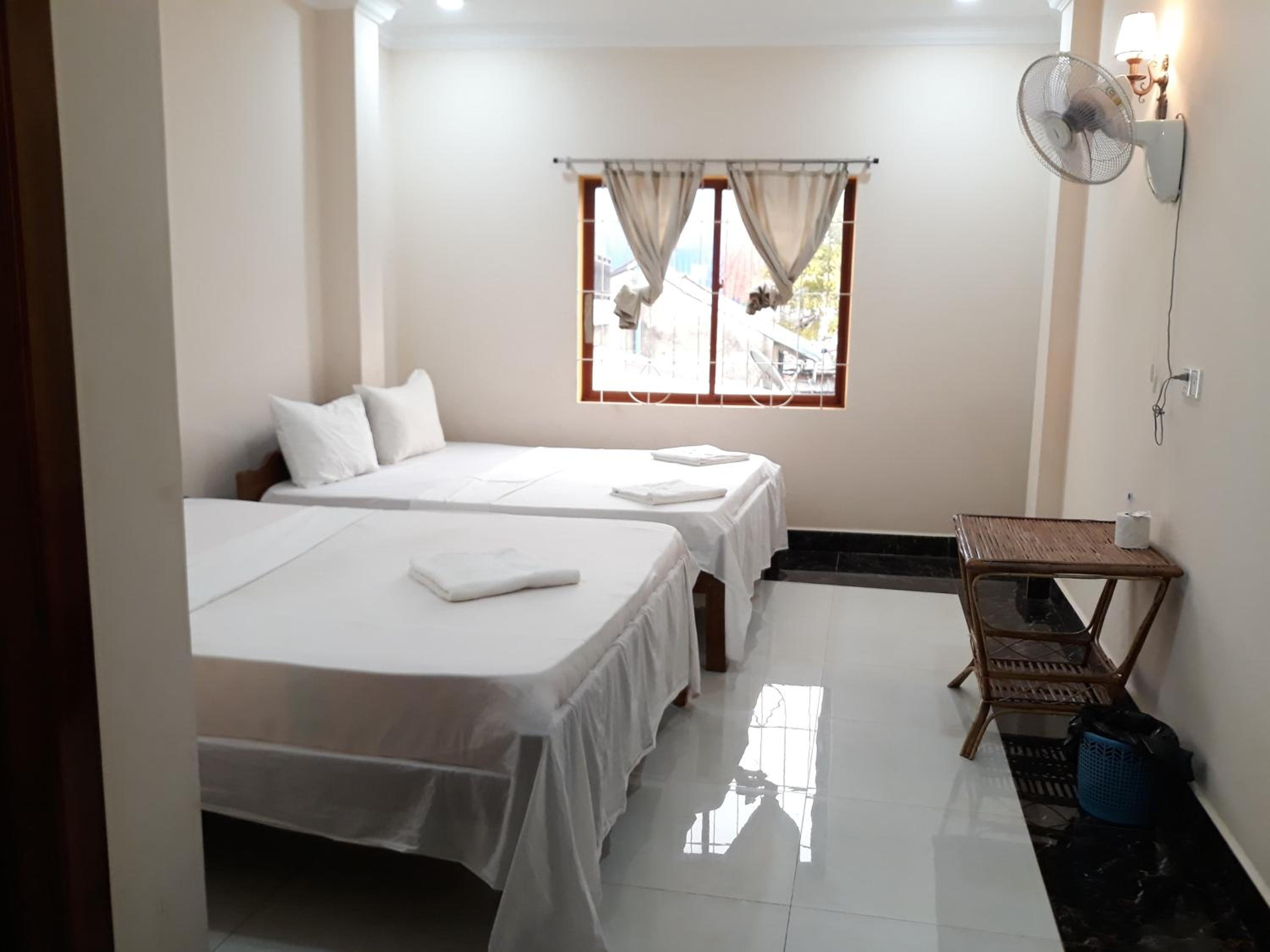 Twin Room with City View - Photo 3